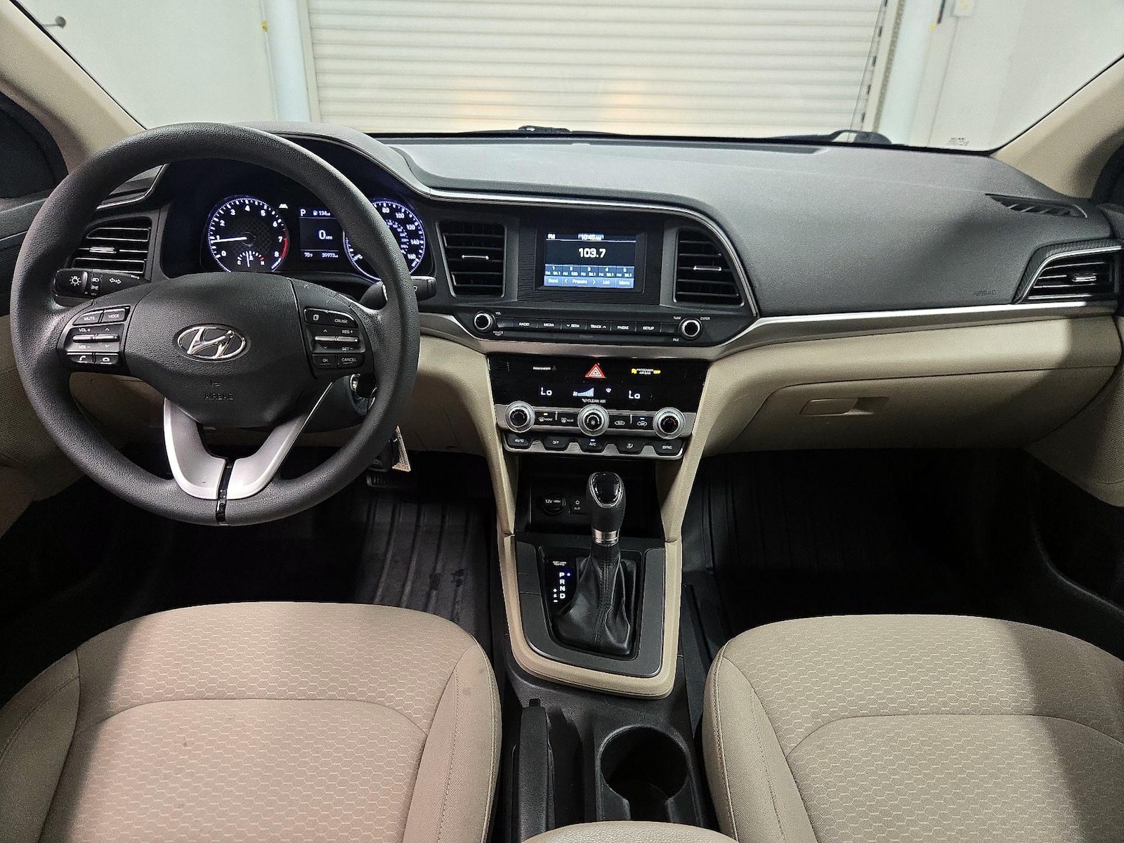 2020 Hyundai Elantra SE - Photo 10