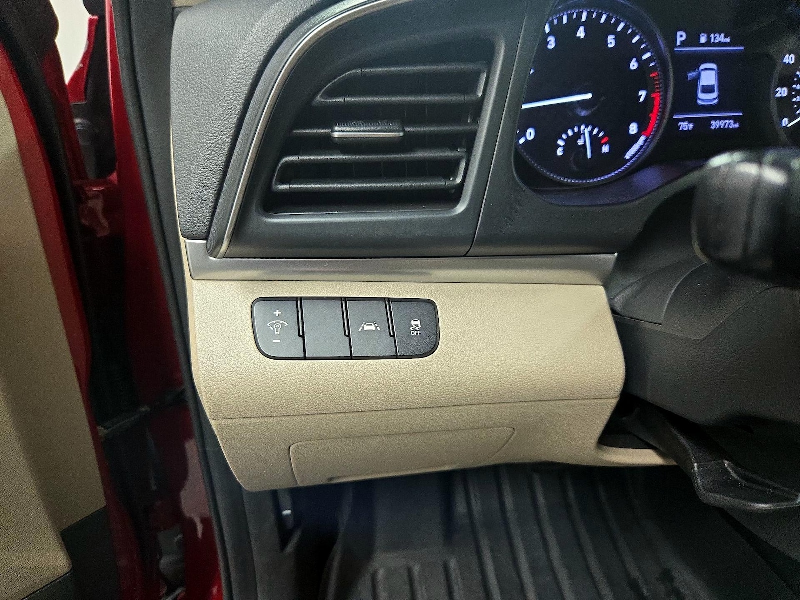 2020 Hyundai Elantra SE - Photo 14