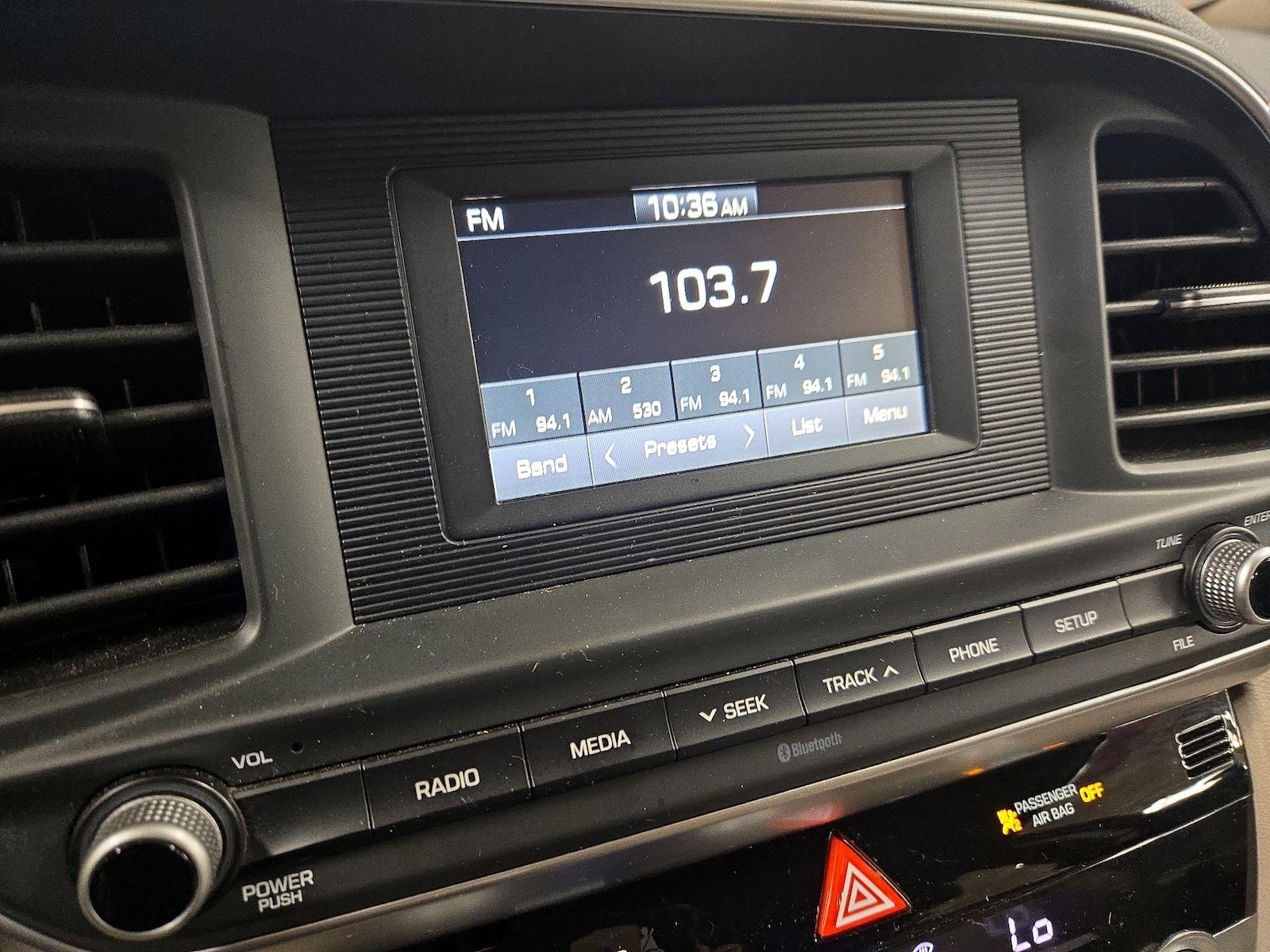 2020 Hyundai Elantra SE - Photo 16