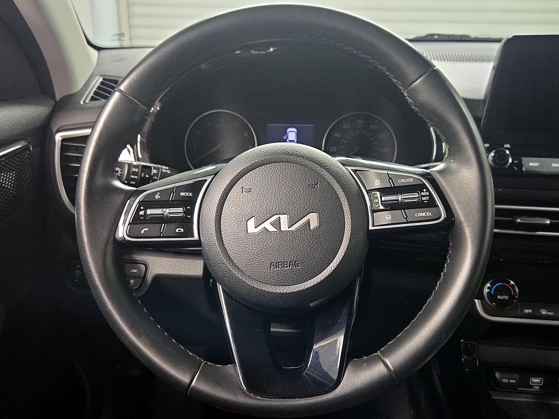 Thumbnail: 2022 Kia Seltos - 10