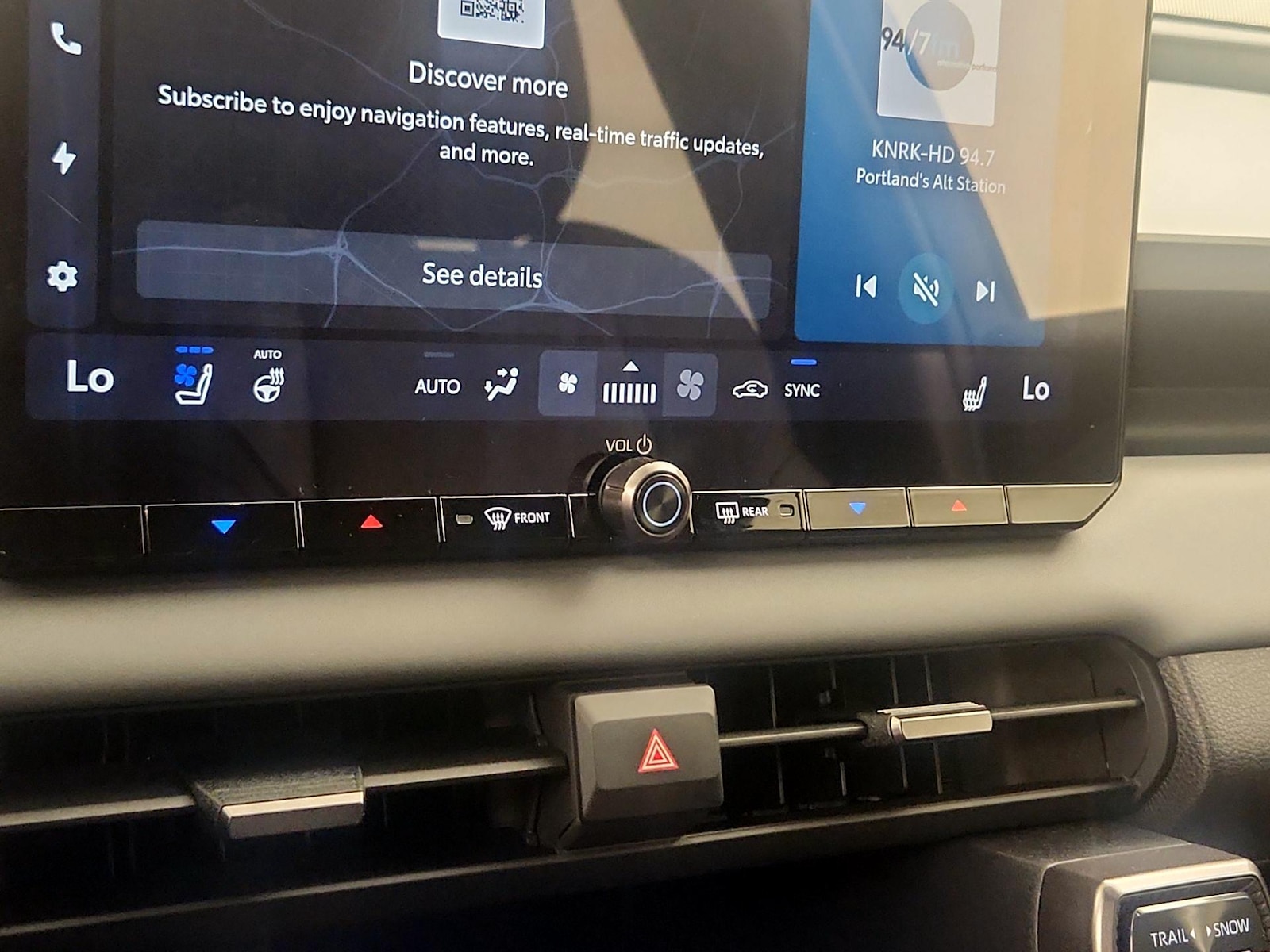 2026 Toyota RAV4 Plug-in Hybrid XSE - Photo 17