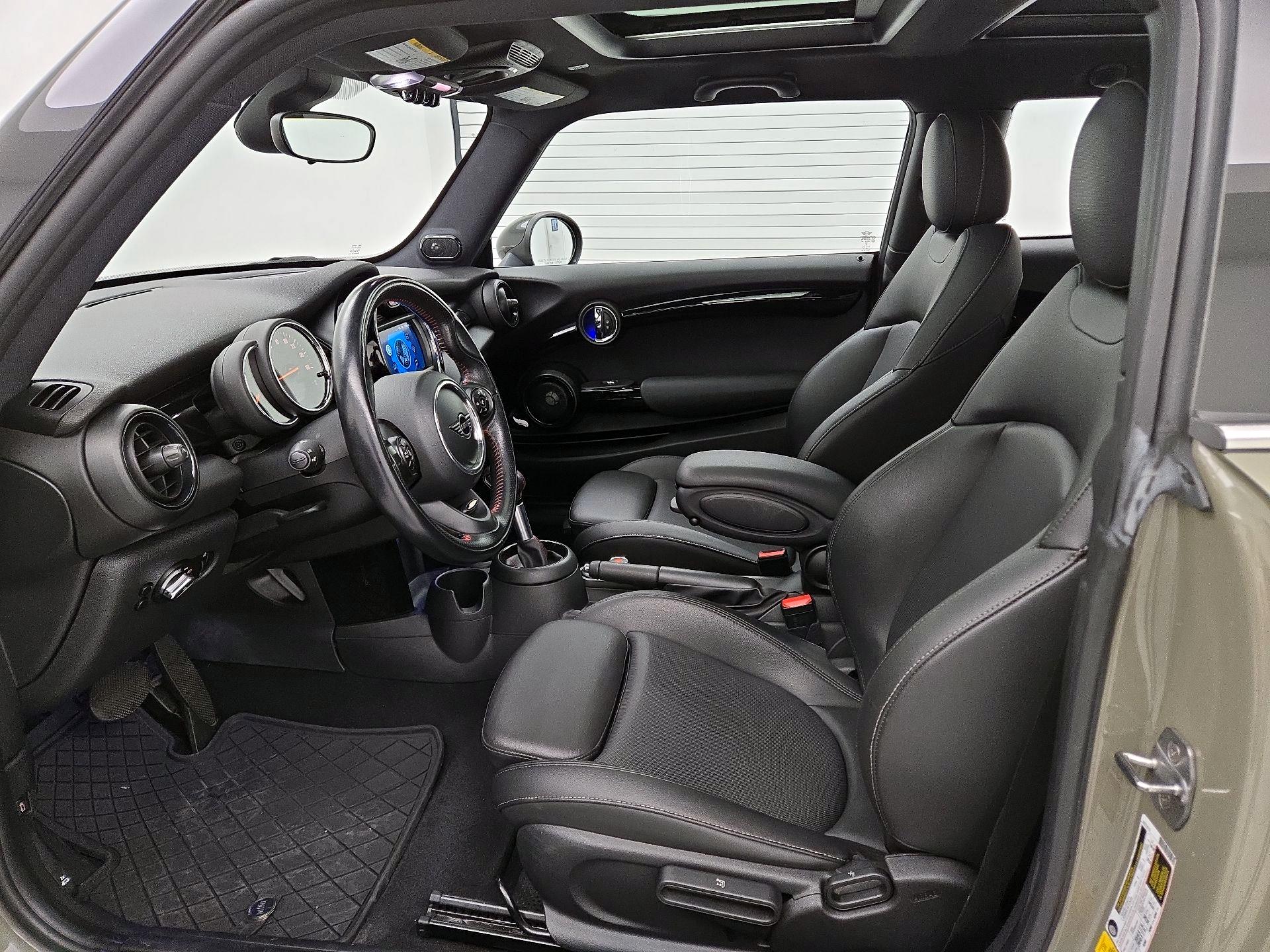 Thumbnail: 2019 MINI Cooper Hardtop - 11