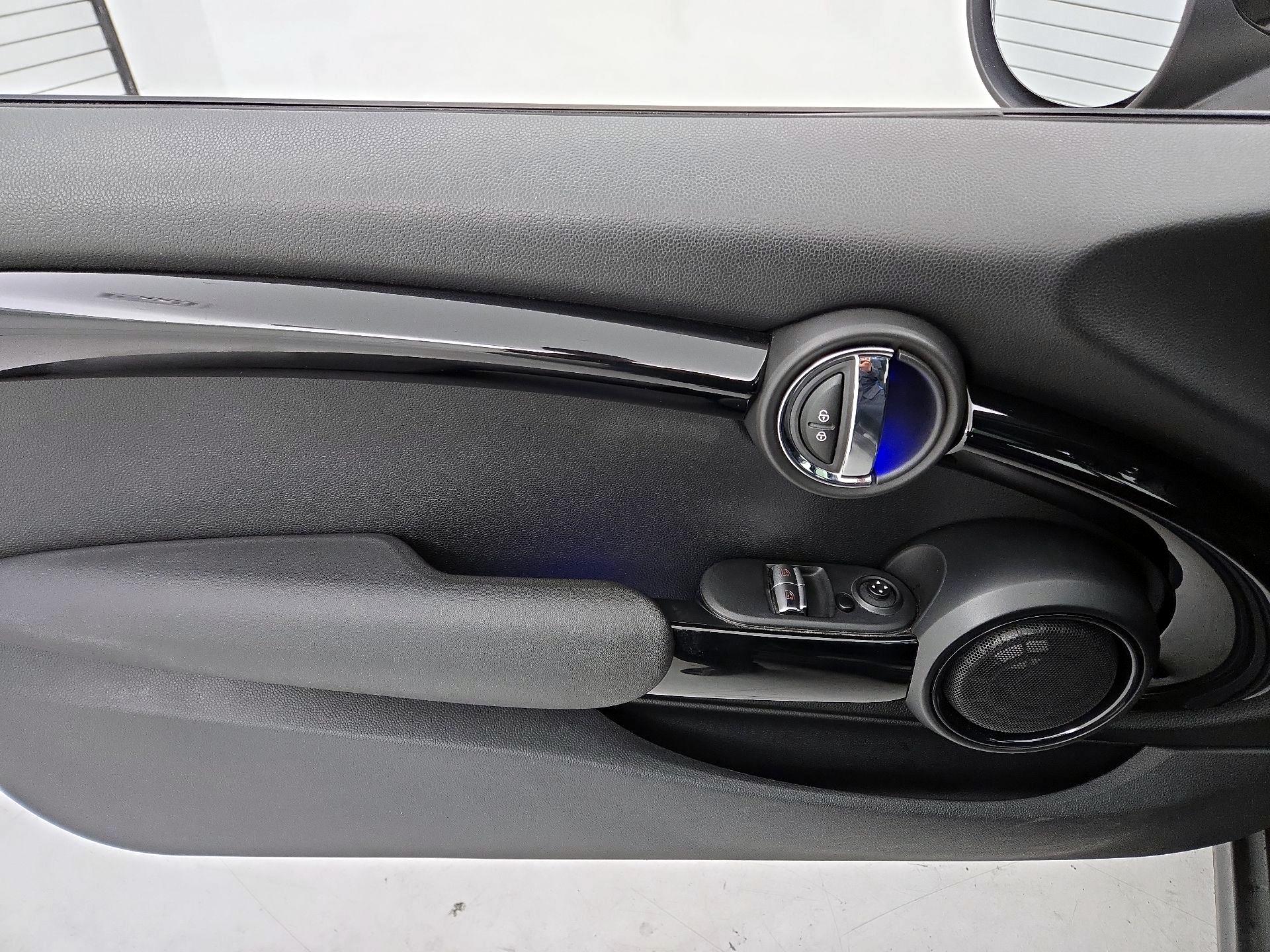 Thumbnail: 2019 MINI Cooper Hardtop - 12