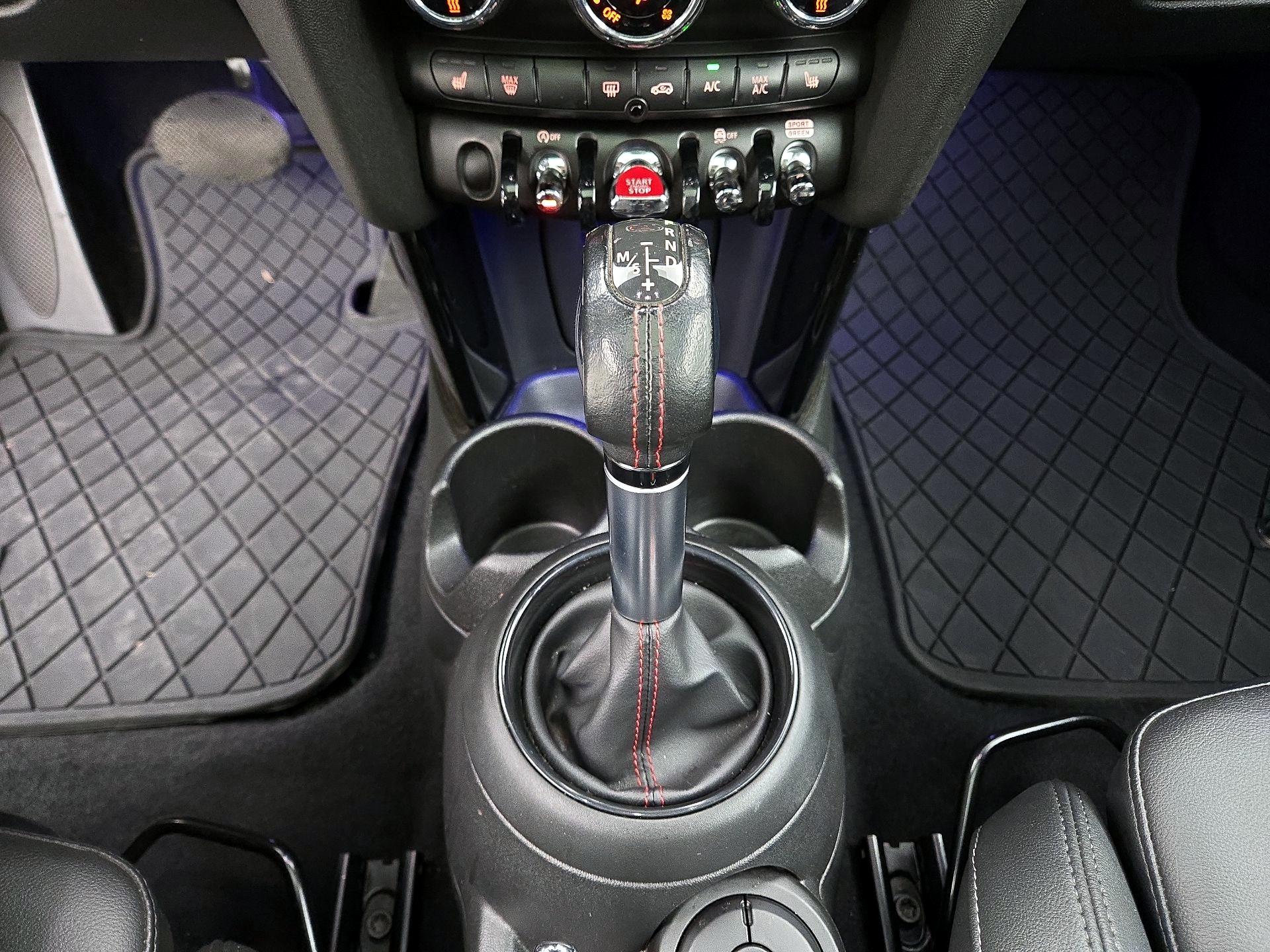 Thumbnail: 2019 MINI Cooper Hardtop - 17