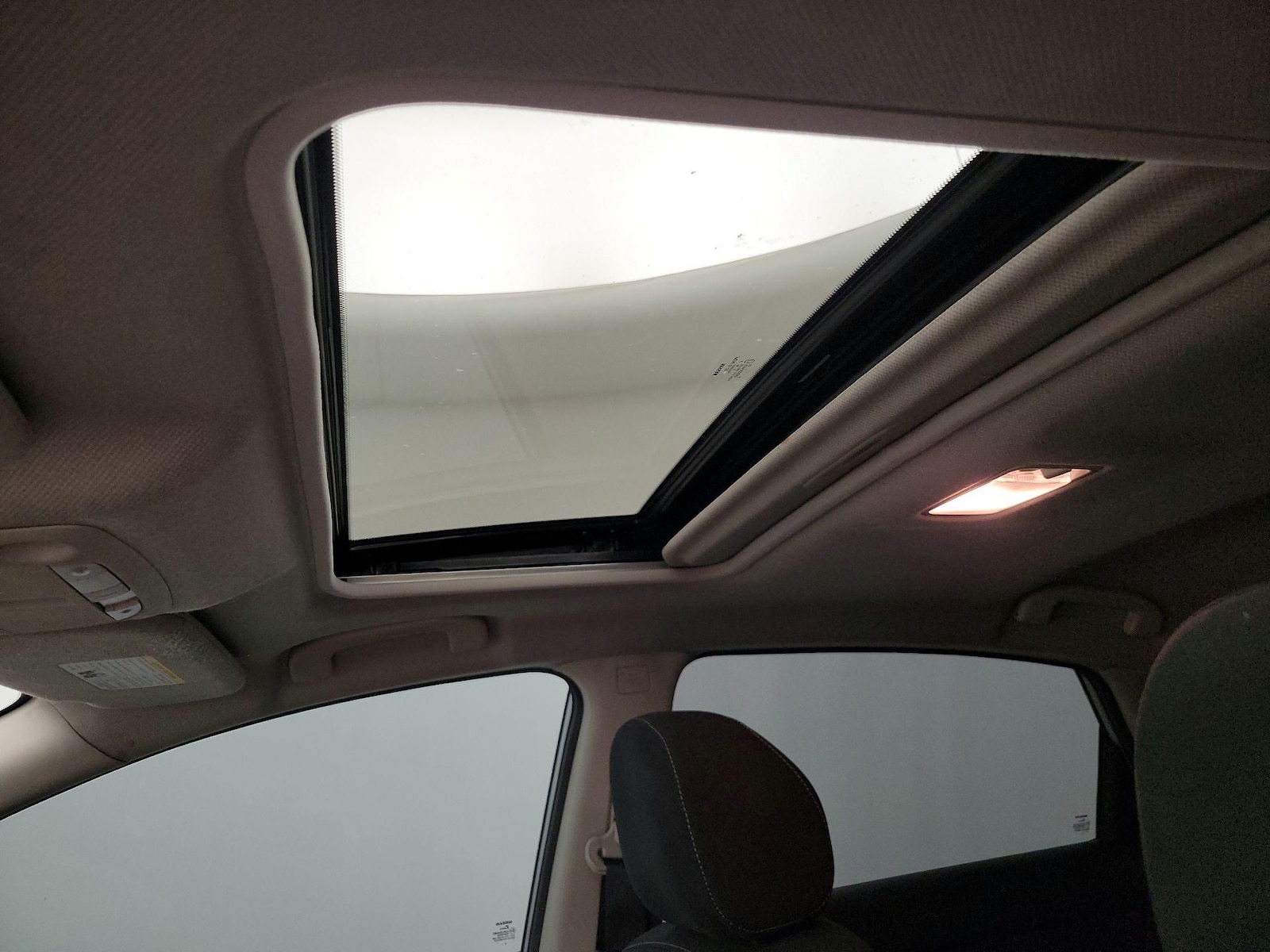 Sunroof(s) & Overhead Airbags