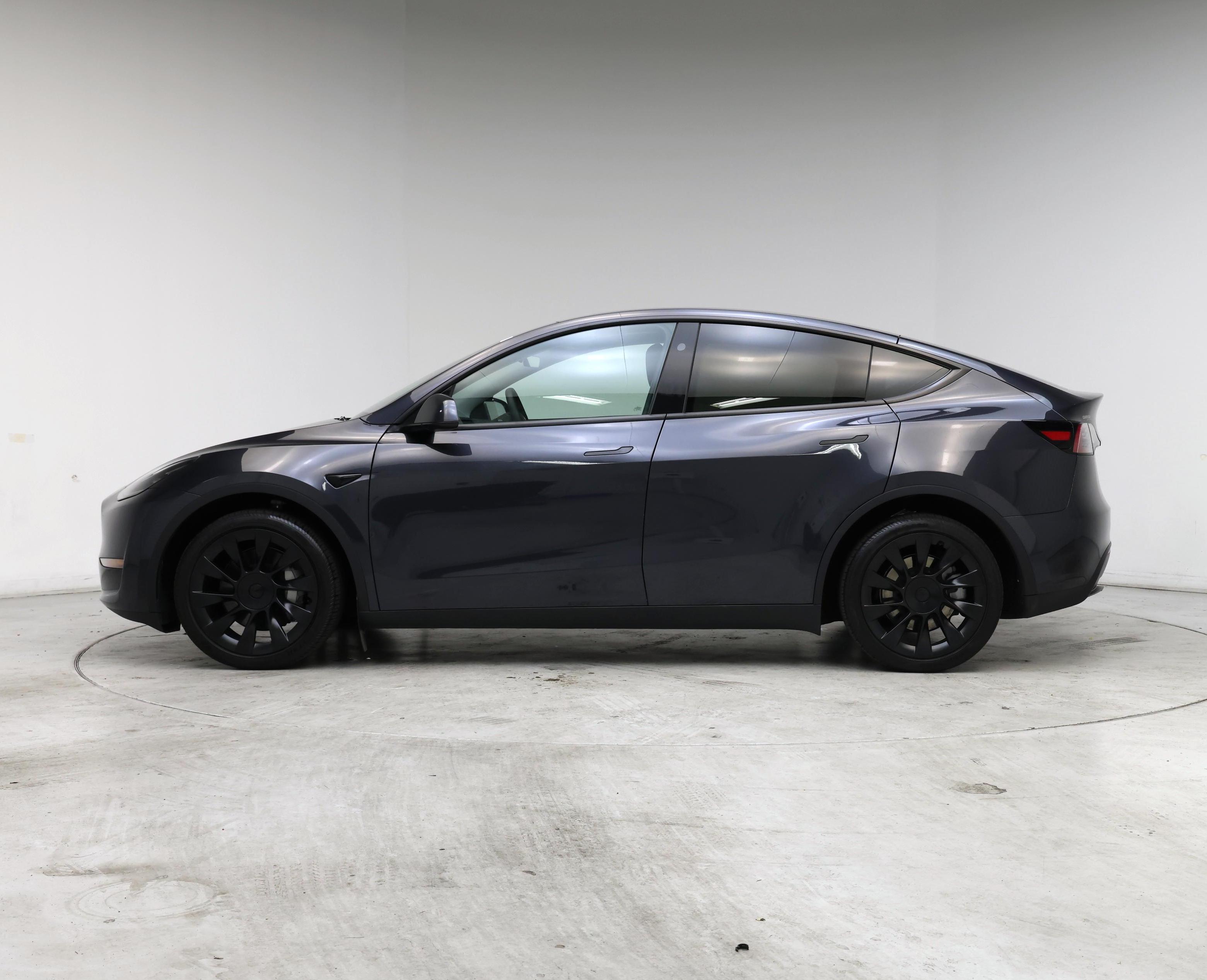 Thumbnail: 2024 Tesla Model Y - 3