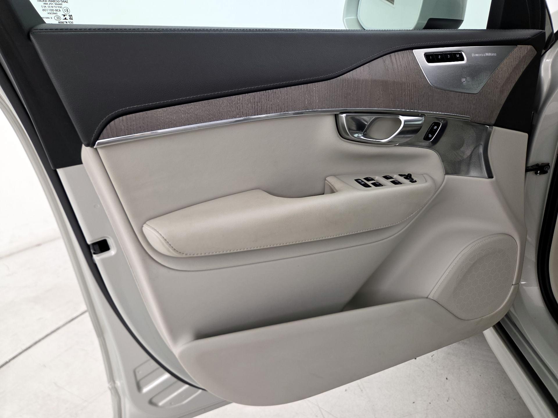 Thumbnail: 2022 Volvo XC90 - 12