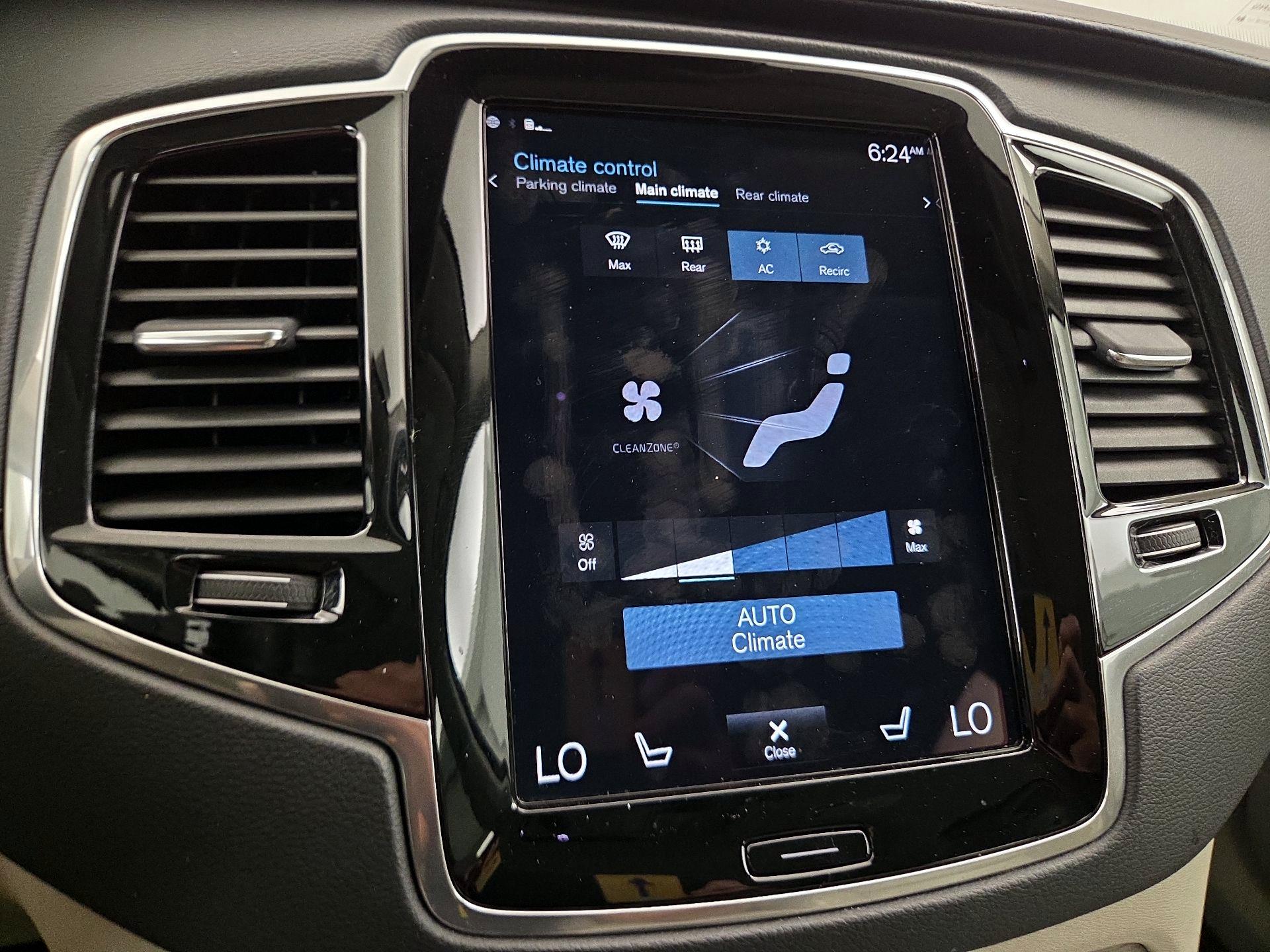 Thumbnail: 2022 Volvo XC90 - 17