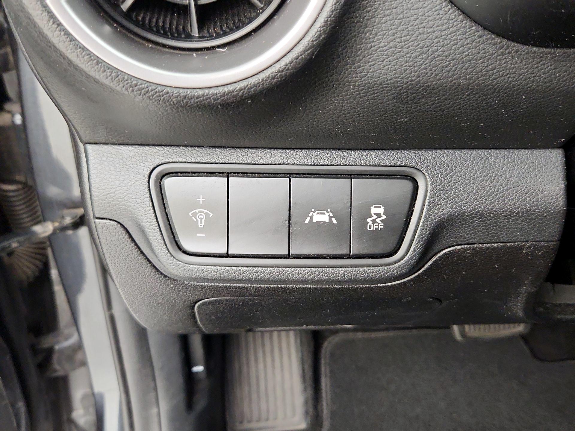 Thumbnail: 2019 Kia Forte - 13