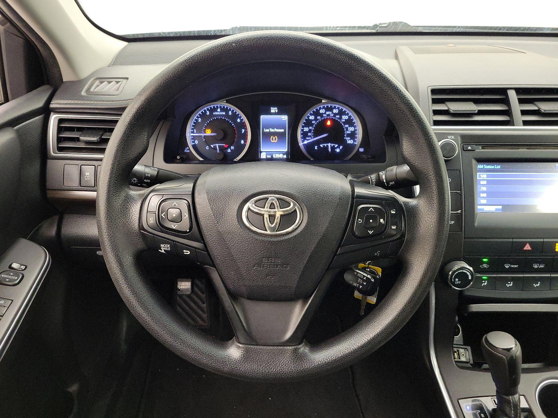 Thumbnail: 2016 Toyota Camry - 10