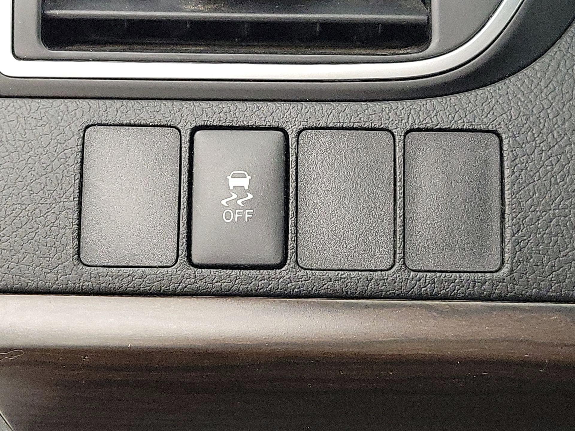 Thumbnail: 2016 Toyota Camry - 13