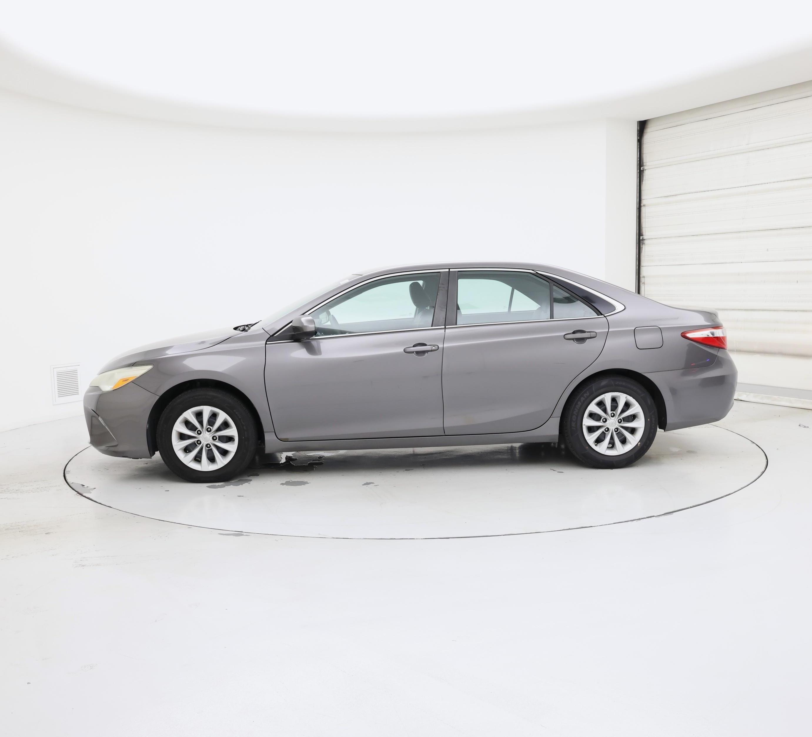 Thumbnail: 2016 Toyota Camry - 3