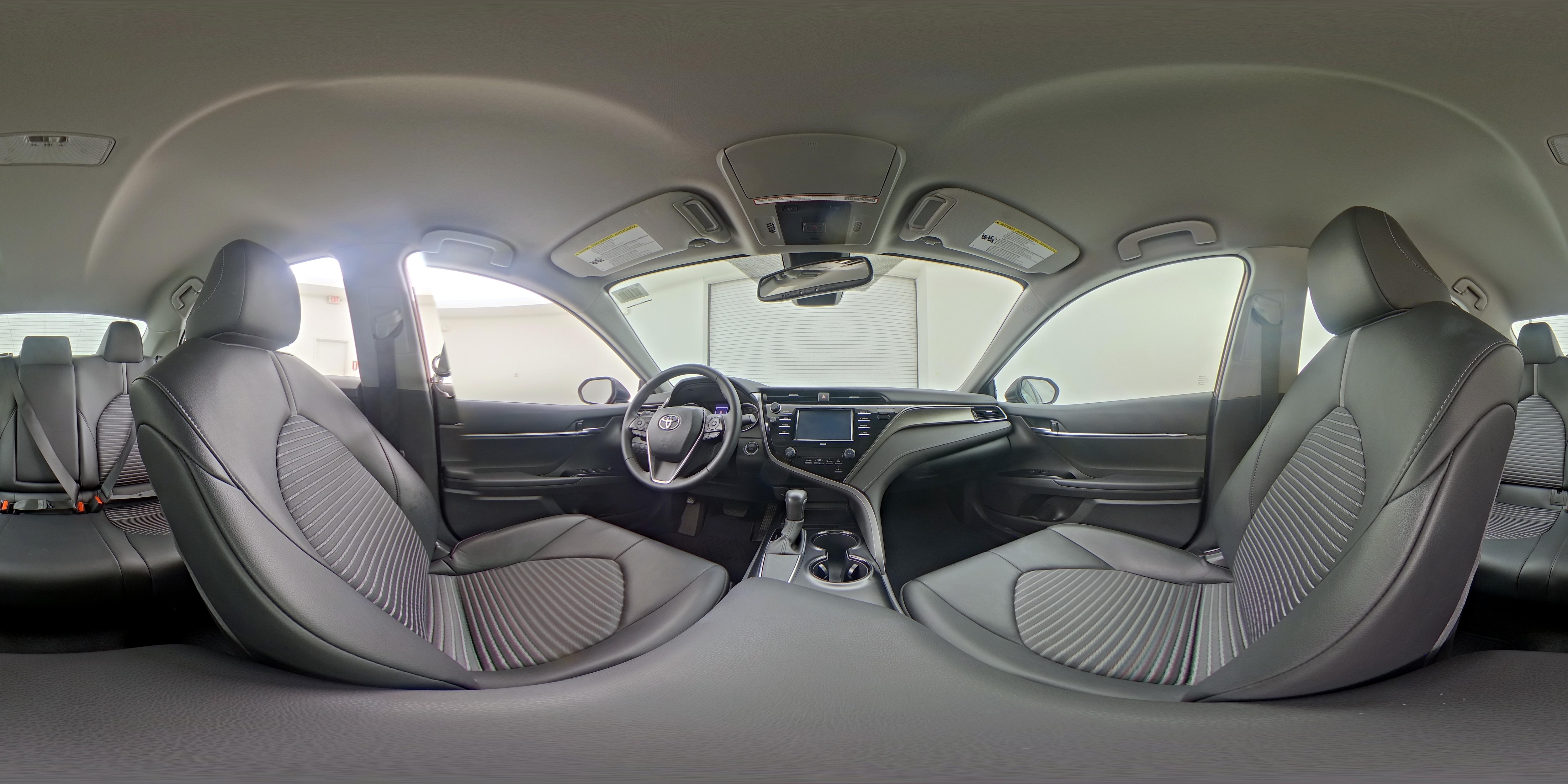2020 Toyota Camry SE - Photo 24