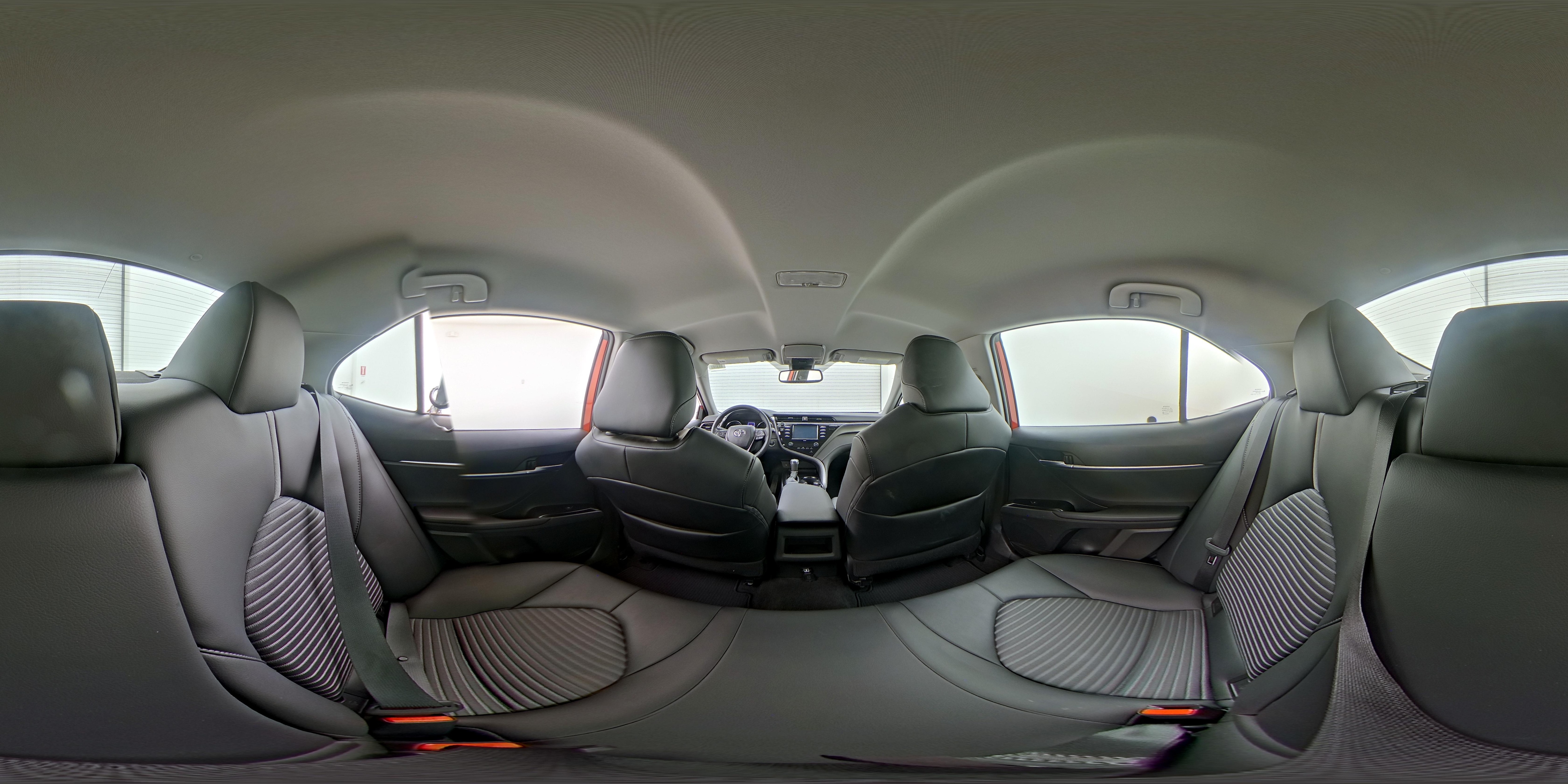2020 Toyota Camry SE - Photo 25