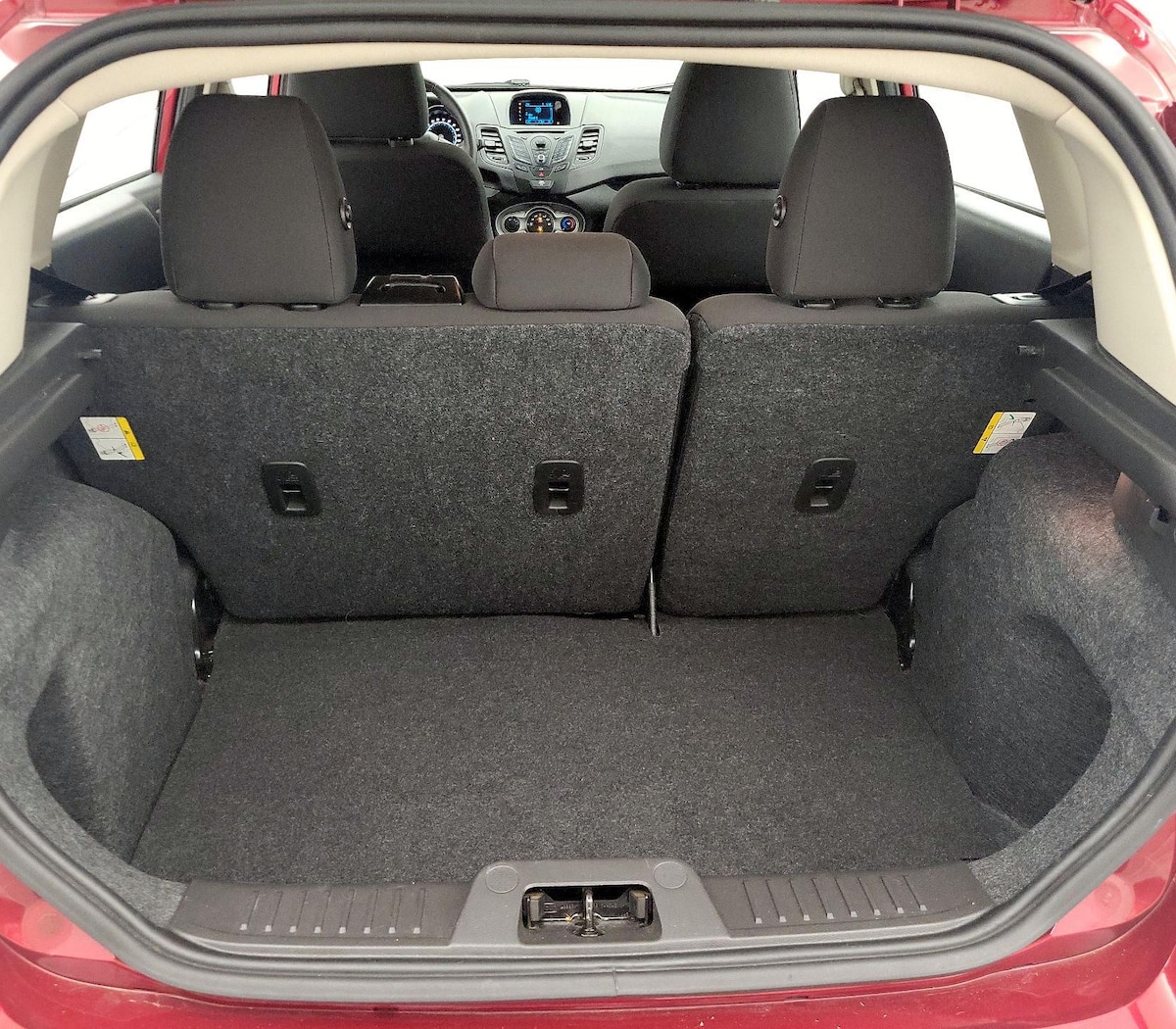 Trunk/Cargo (Seats Up)