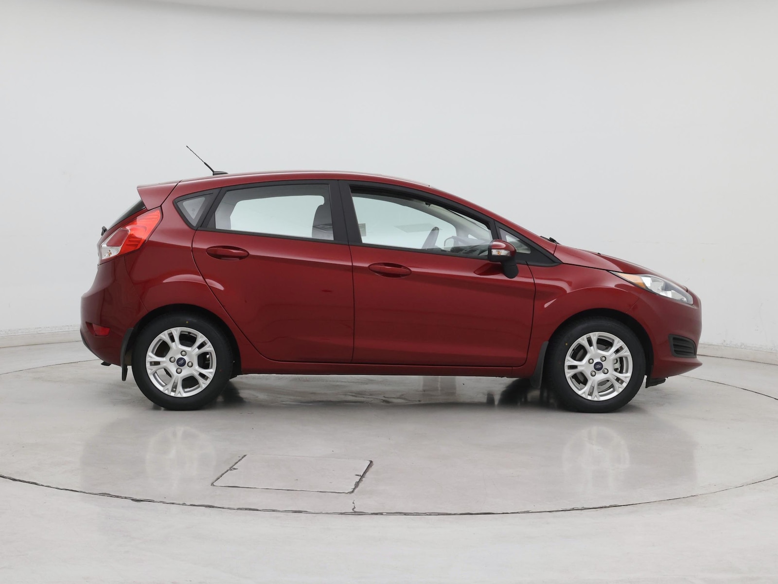 2015 Ford Fiesta SE - Photo 8