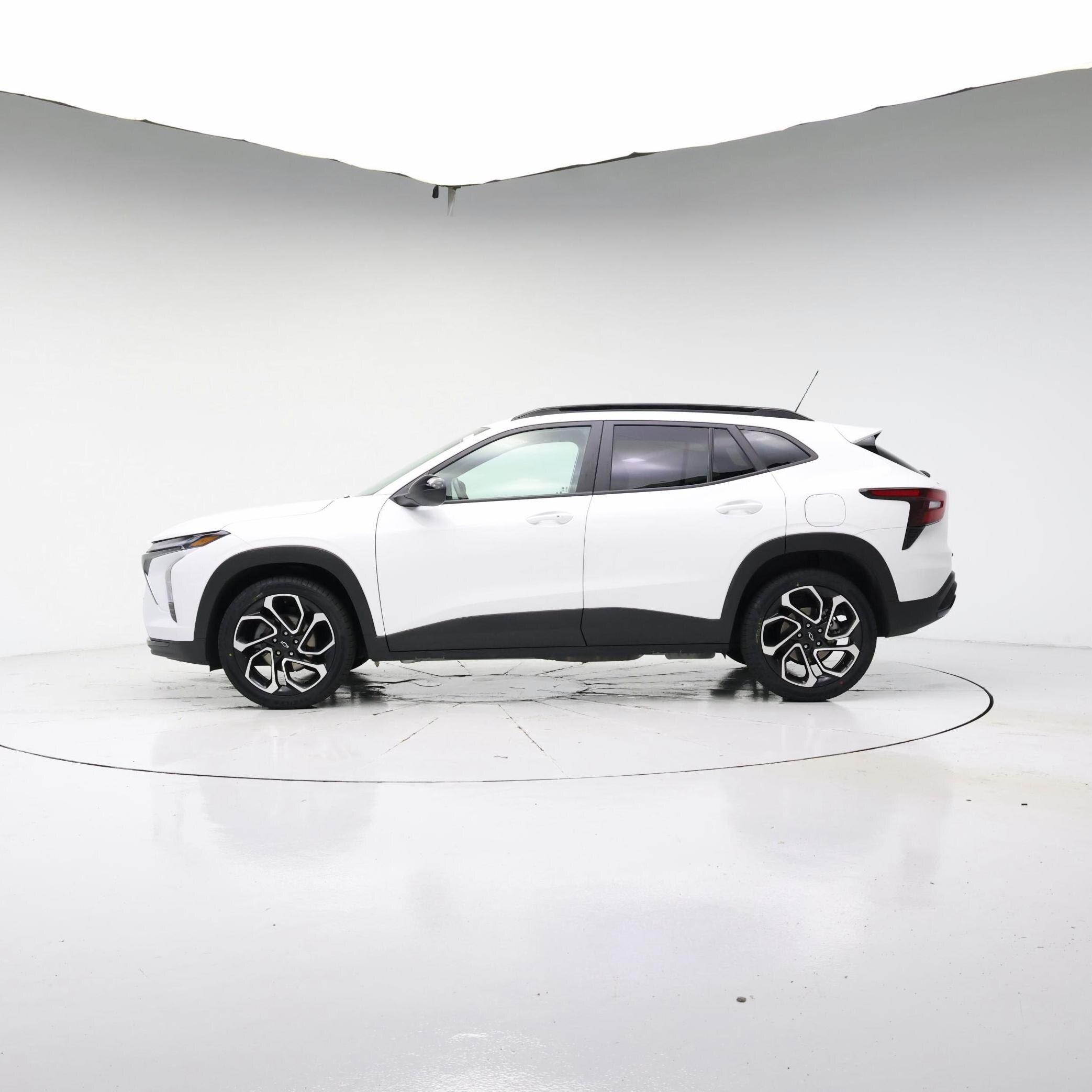 Thumbnail: 2025 Chevrolet Trax - 3