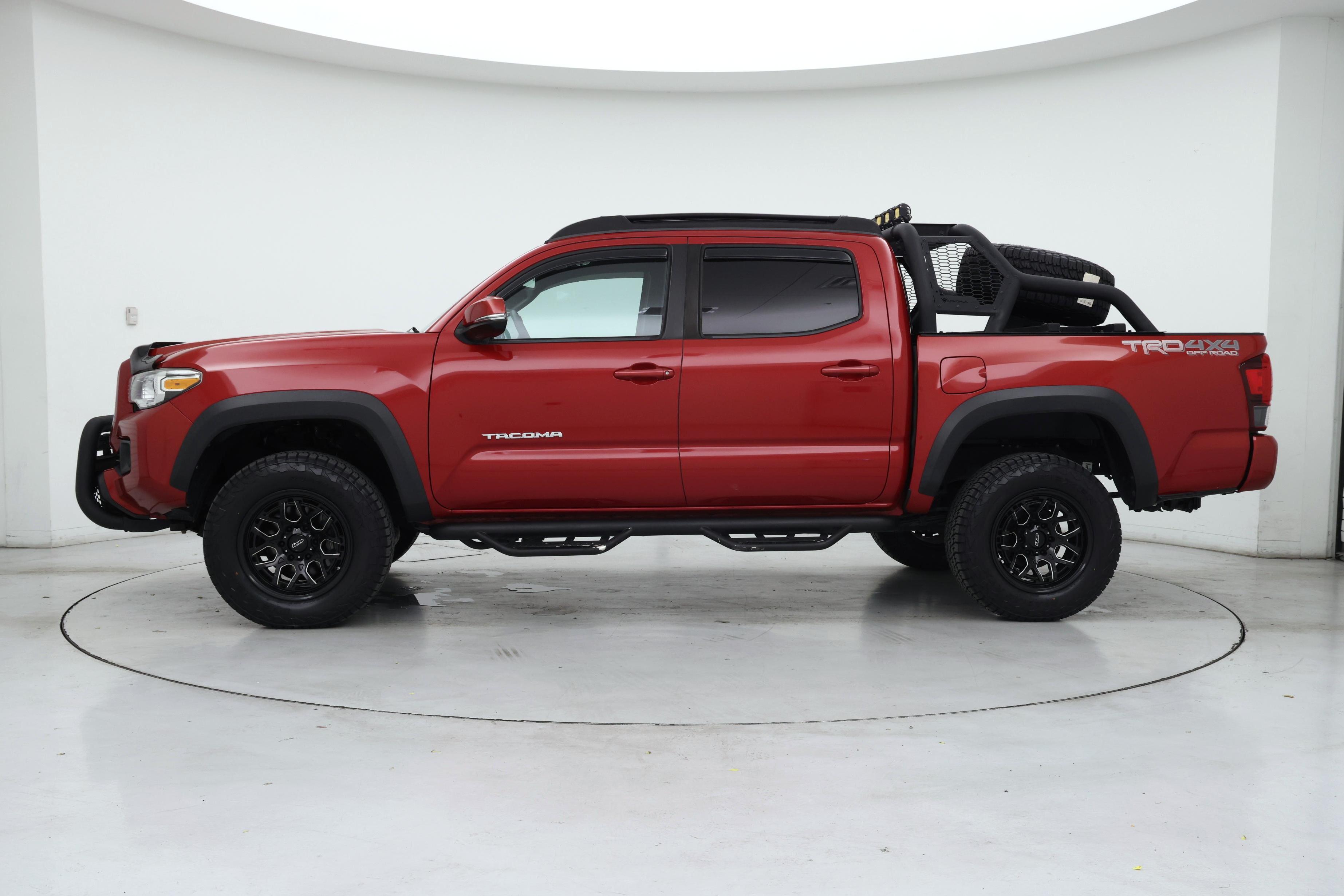 Thumbnail: 2018 Toyota Tacoma - 3