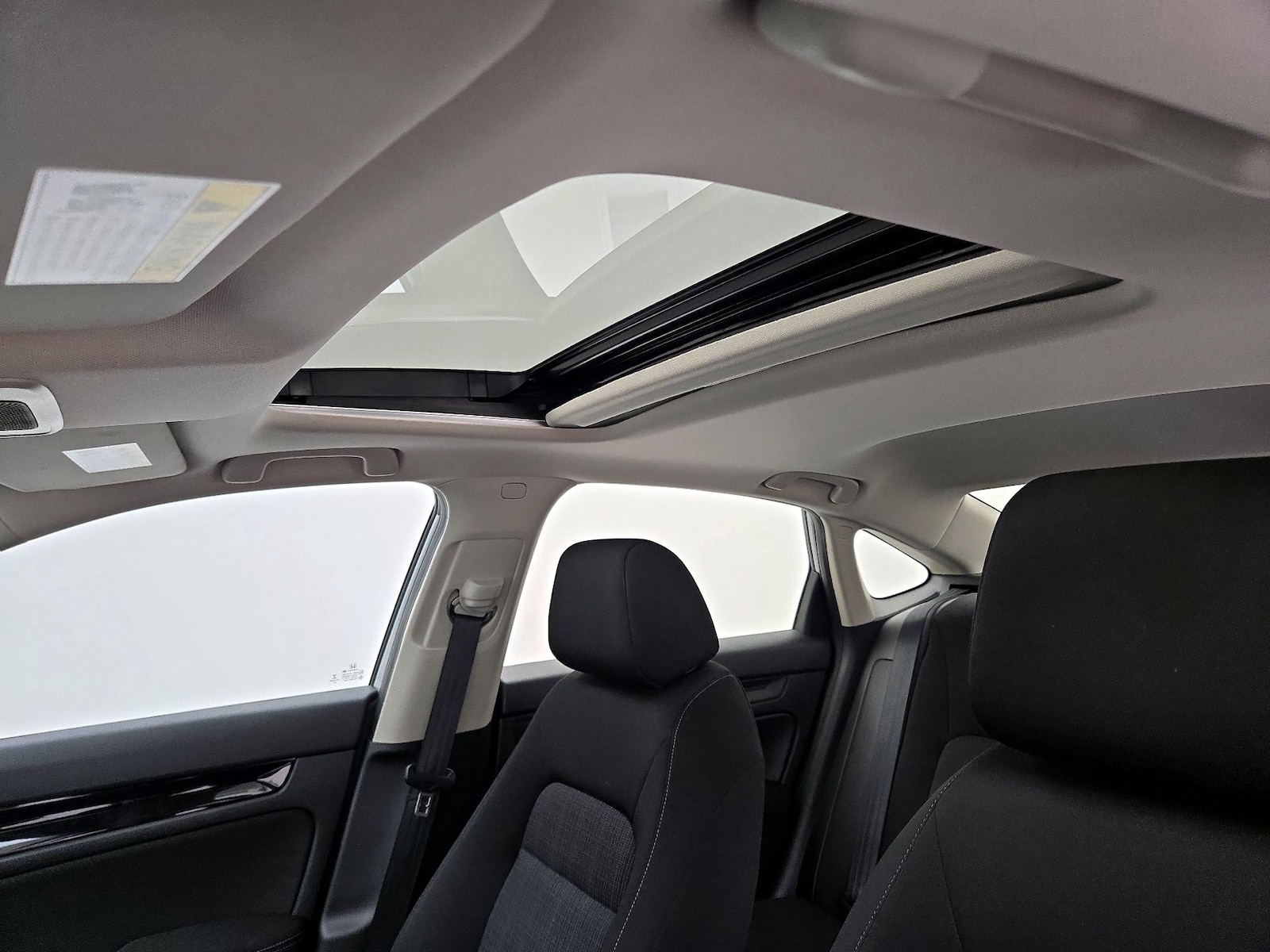Sunroof(s) & Overhead Airbags