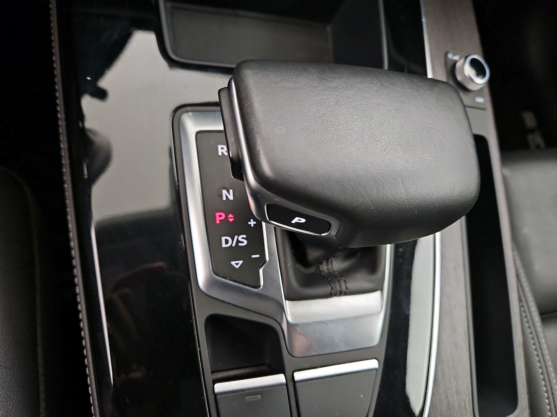 Thumbnail: 2022 Audi Q5 - 18