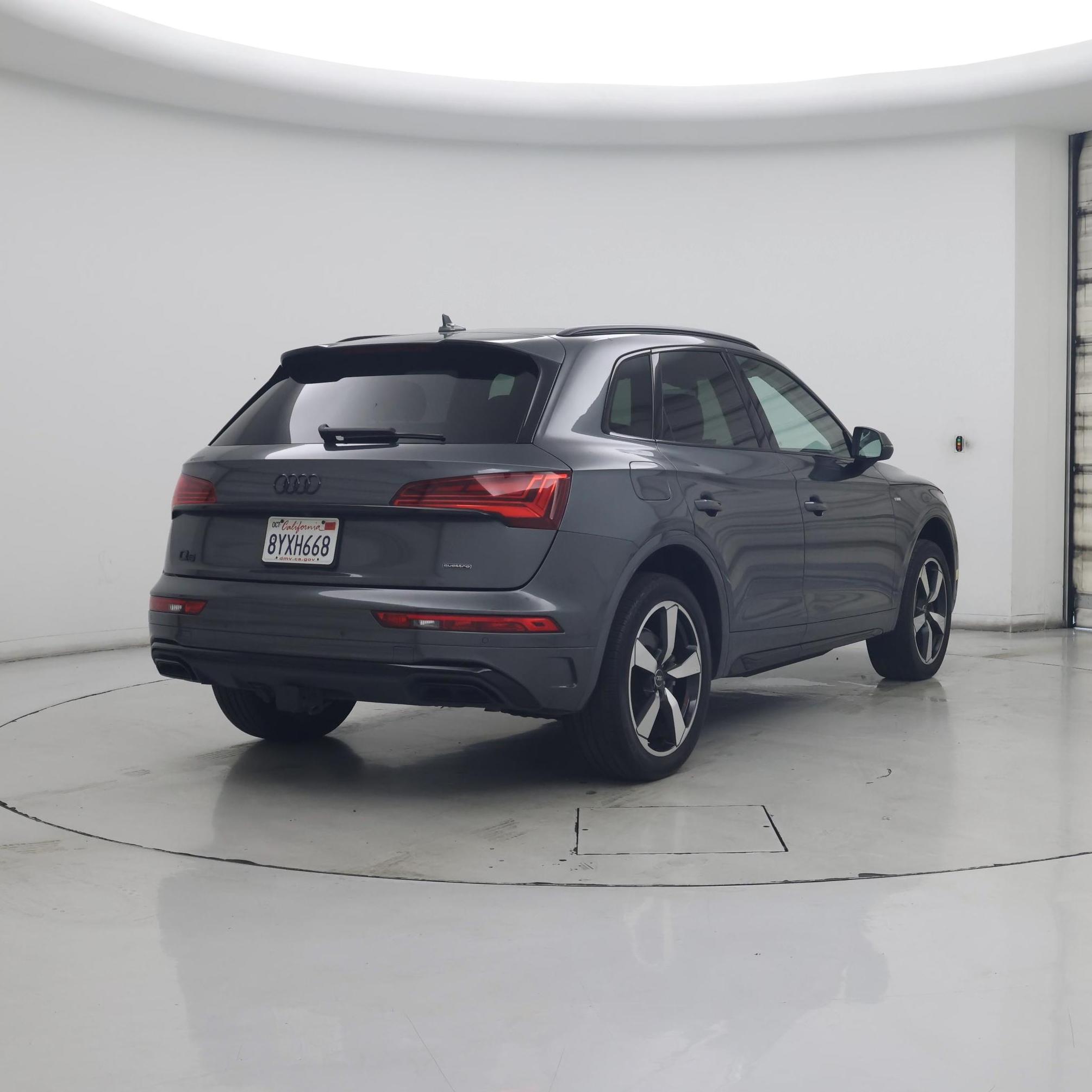 Thumbnail: 2022 Audi Q5 - 8