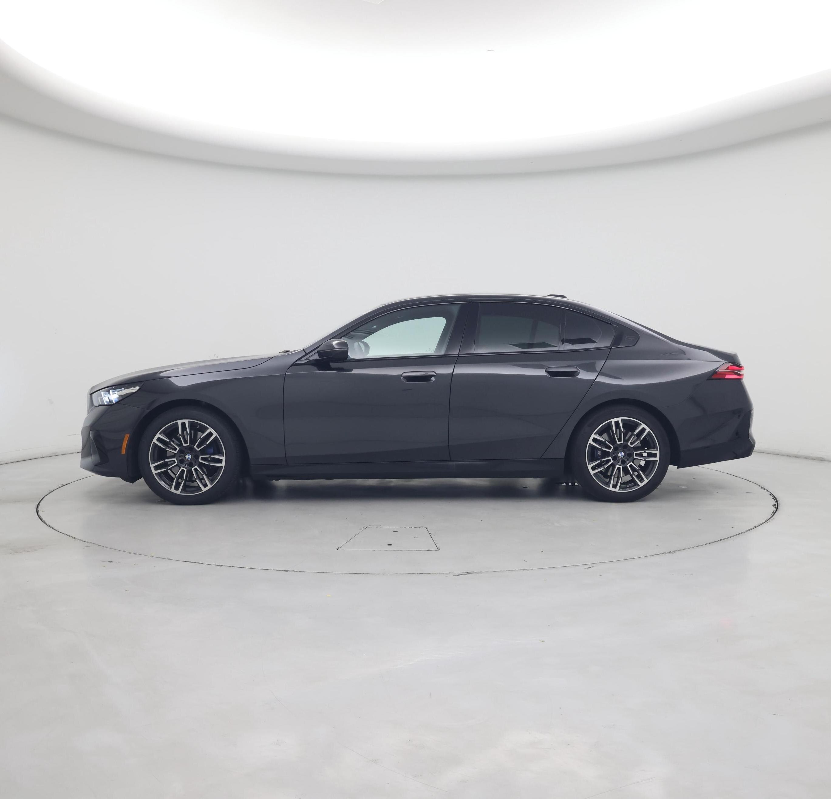 Thumbnail: 2024 BMW 5 Series - 3