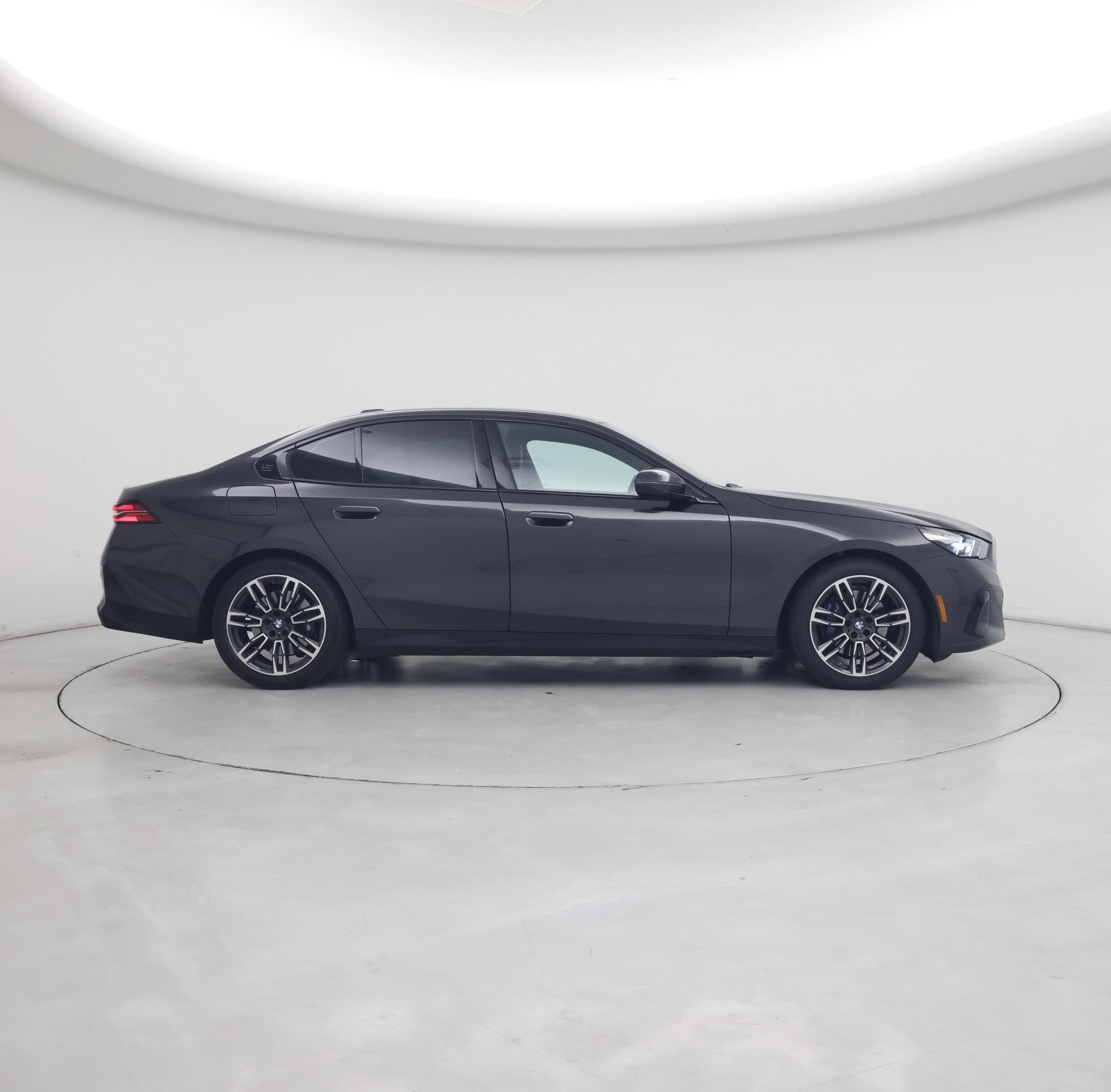Thumbnail: 2024 BMW 5 Series - 7