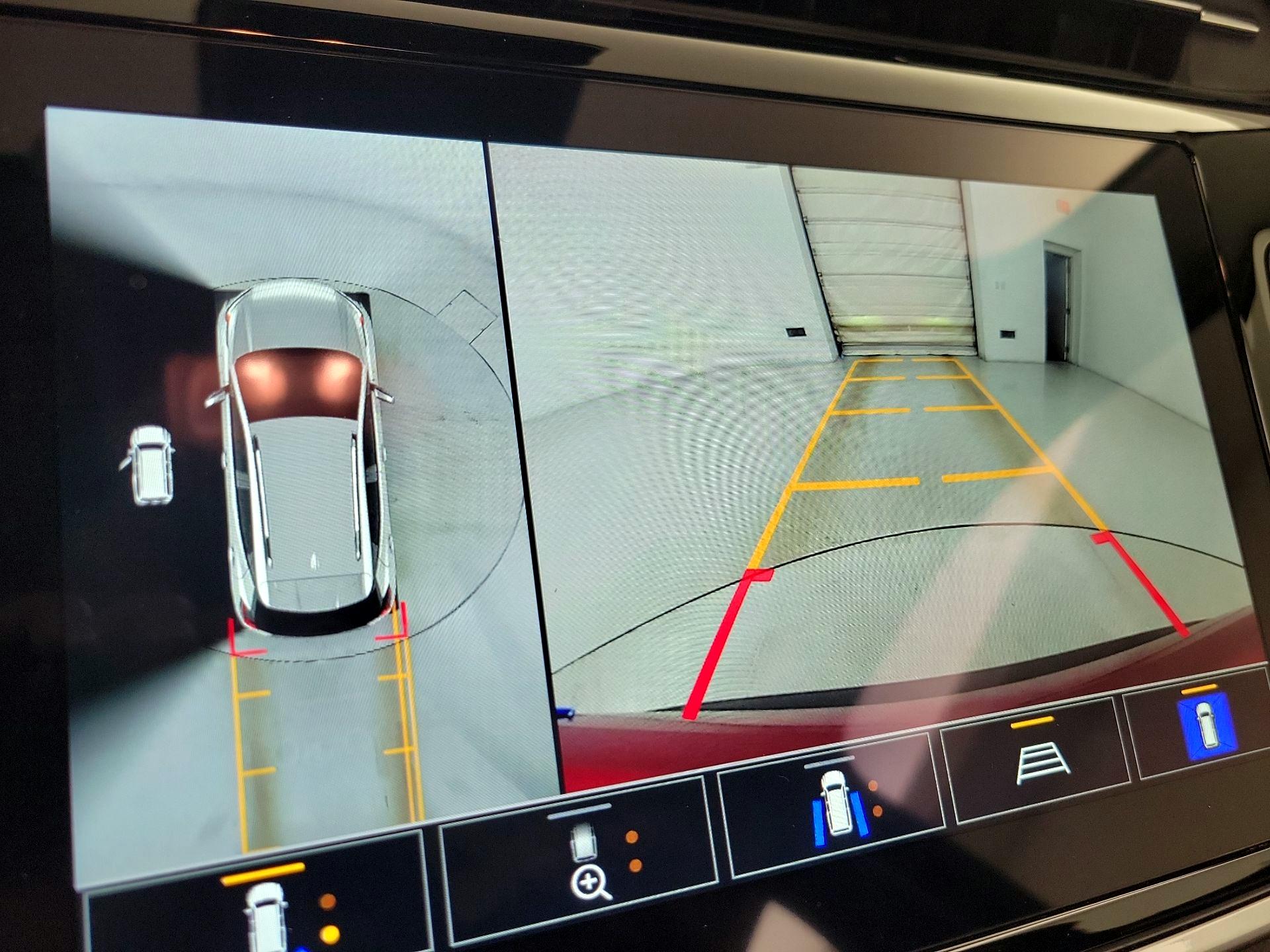 Thumbnail: 2023 Chevrolet Bolt EUV - 15