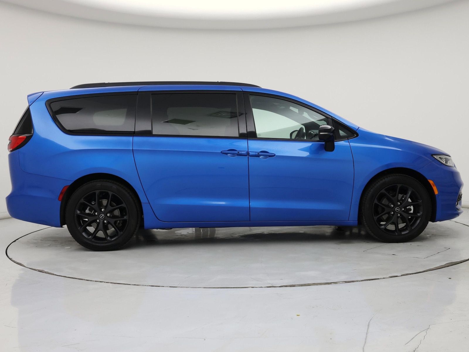 2026 Chrysler Pacifica Limited - Photo 8