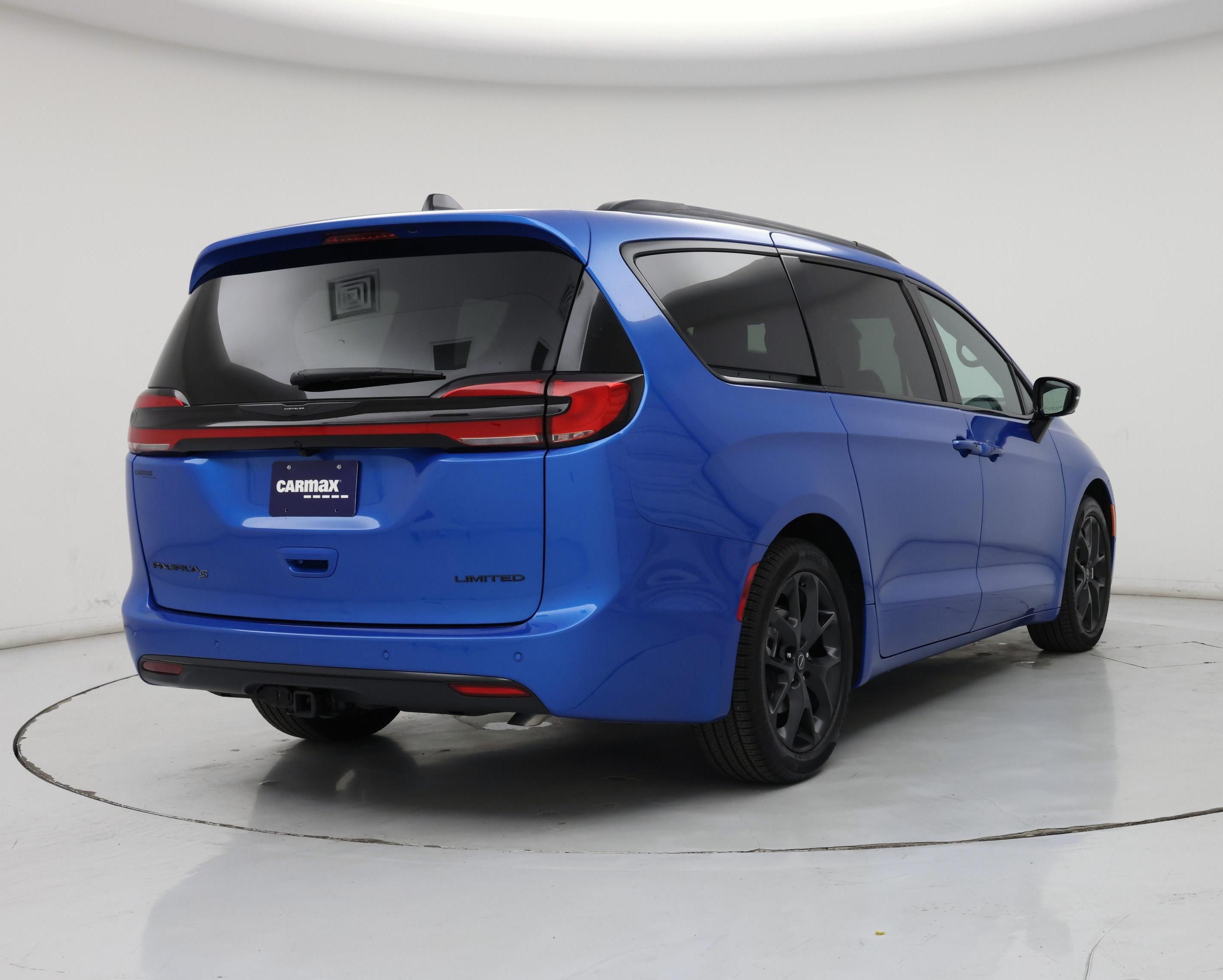 Thumbnail: 2026 Chrysler Pacifica - 8