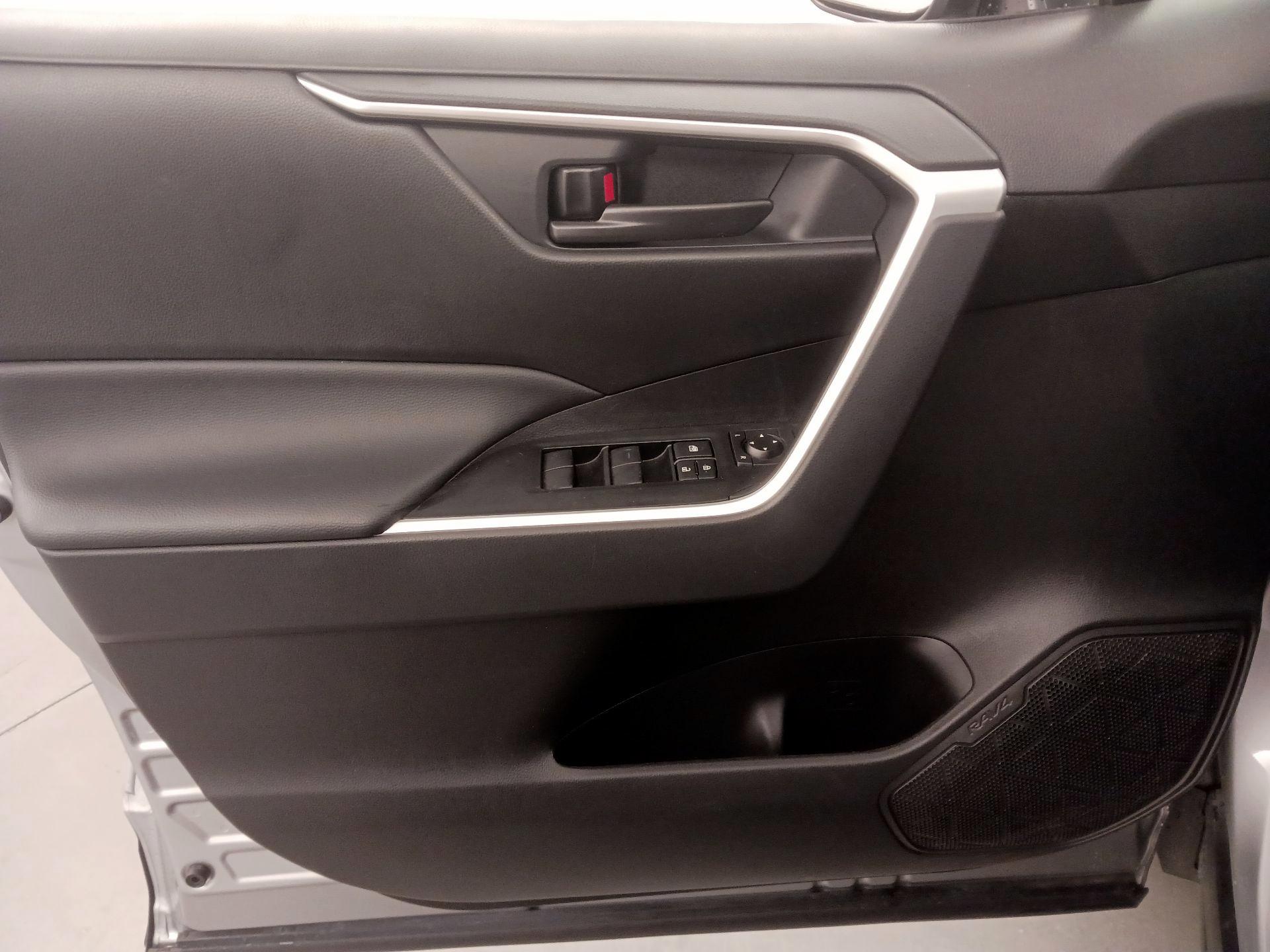 Thumbnail: 2025 Toyota RAV4 - 12
