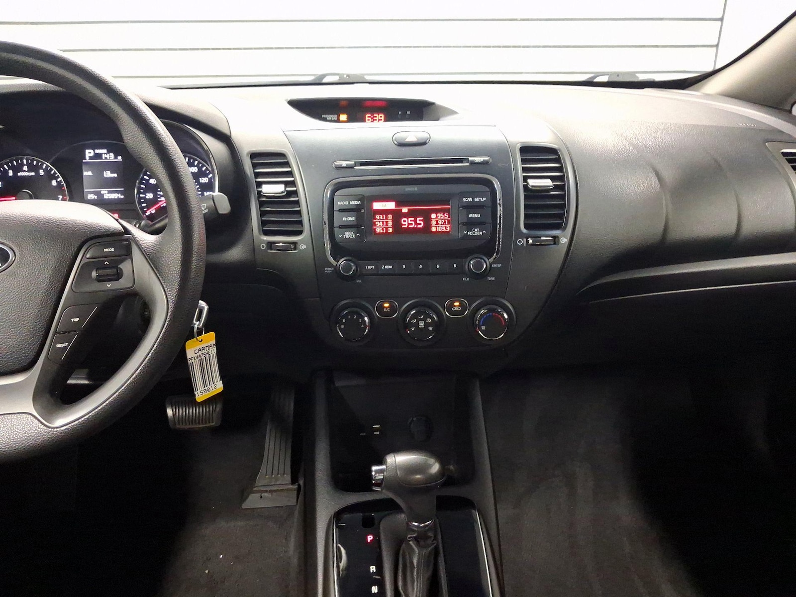 2017 Kia Forte LX - Photo 10
