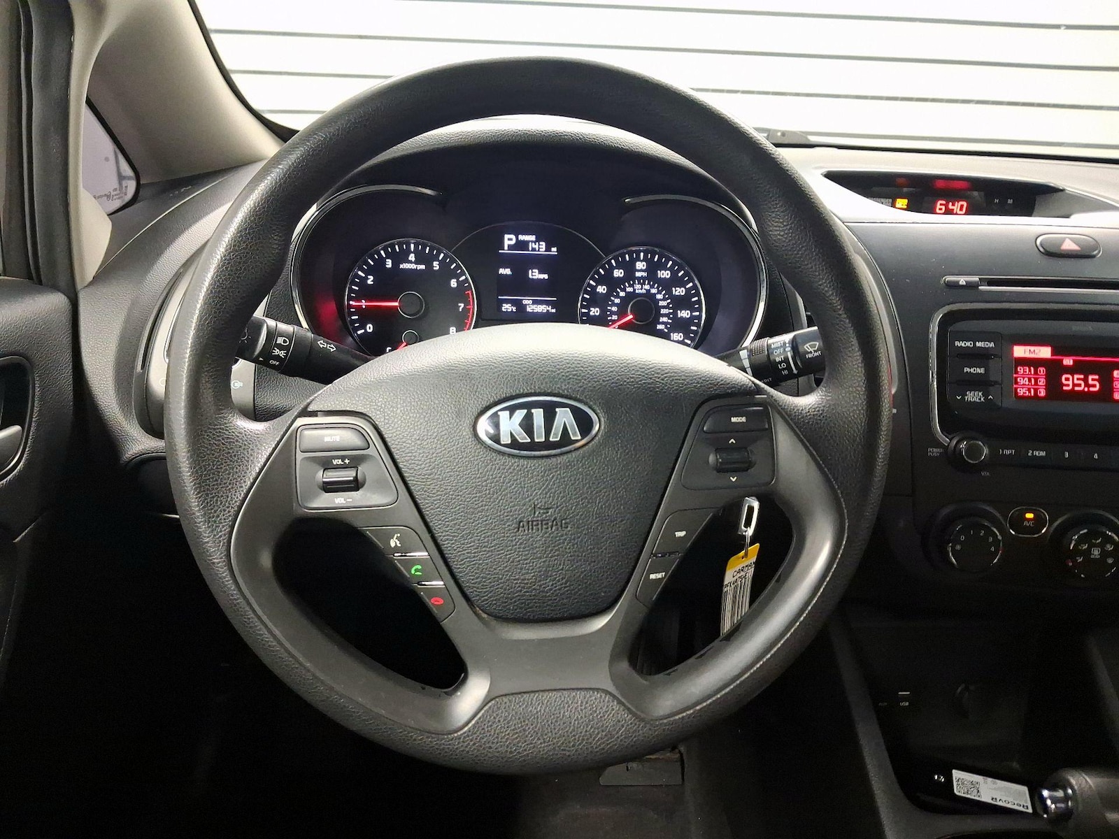 2017 Kia Forte LX - Photo 11