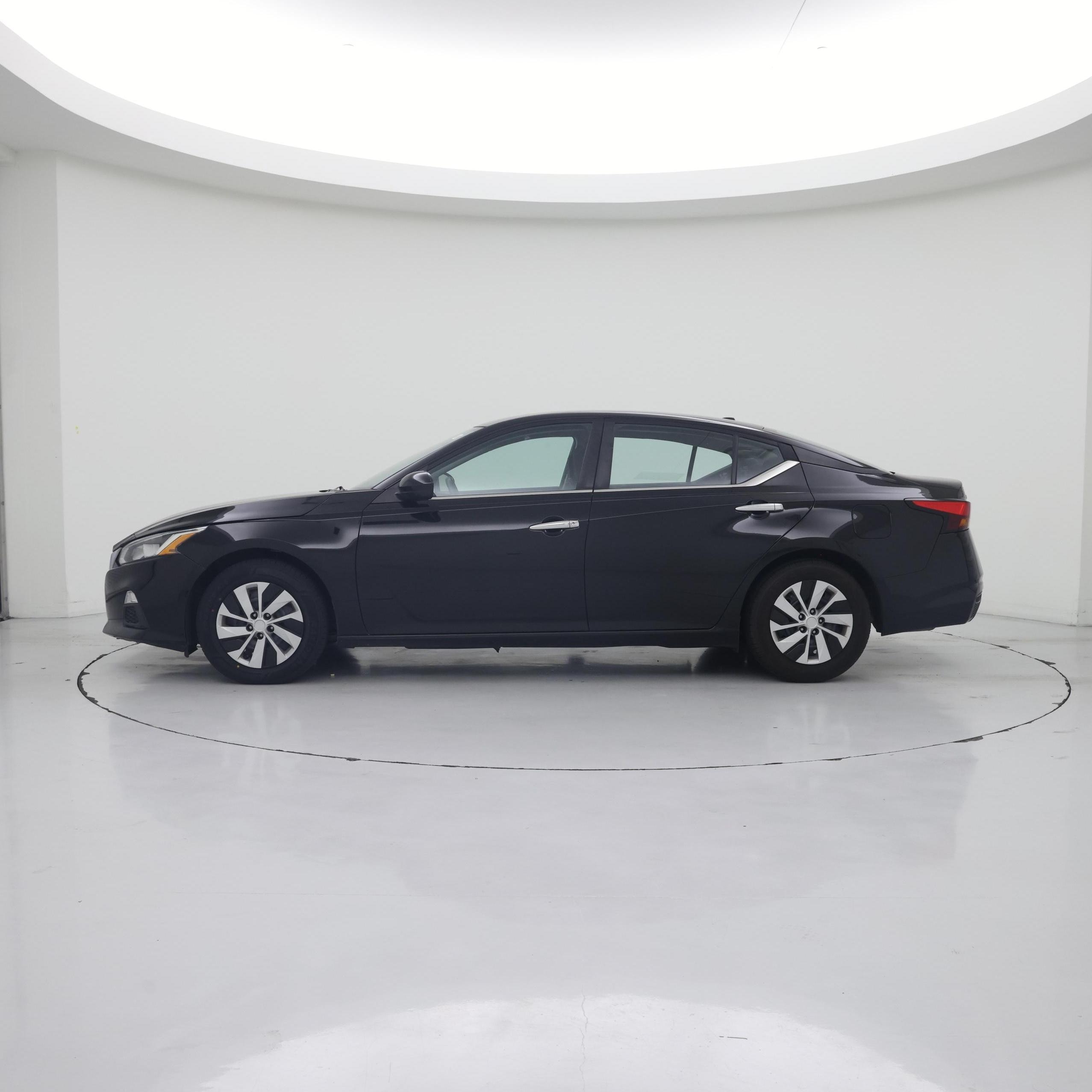 Thumbnail: 2020 Nissan Altima - 3
