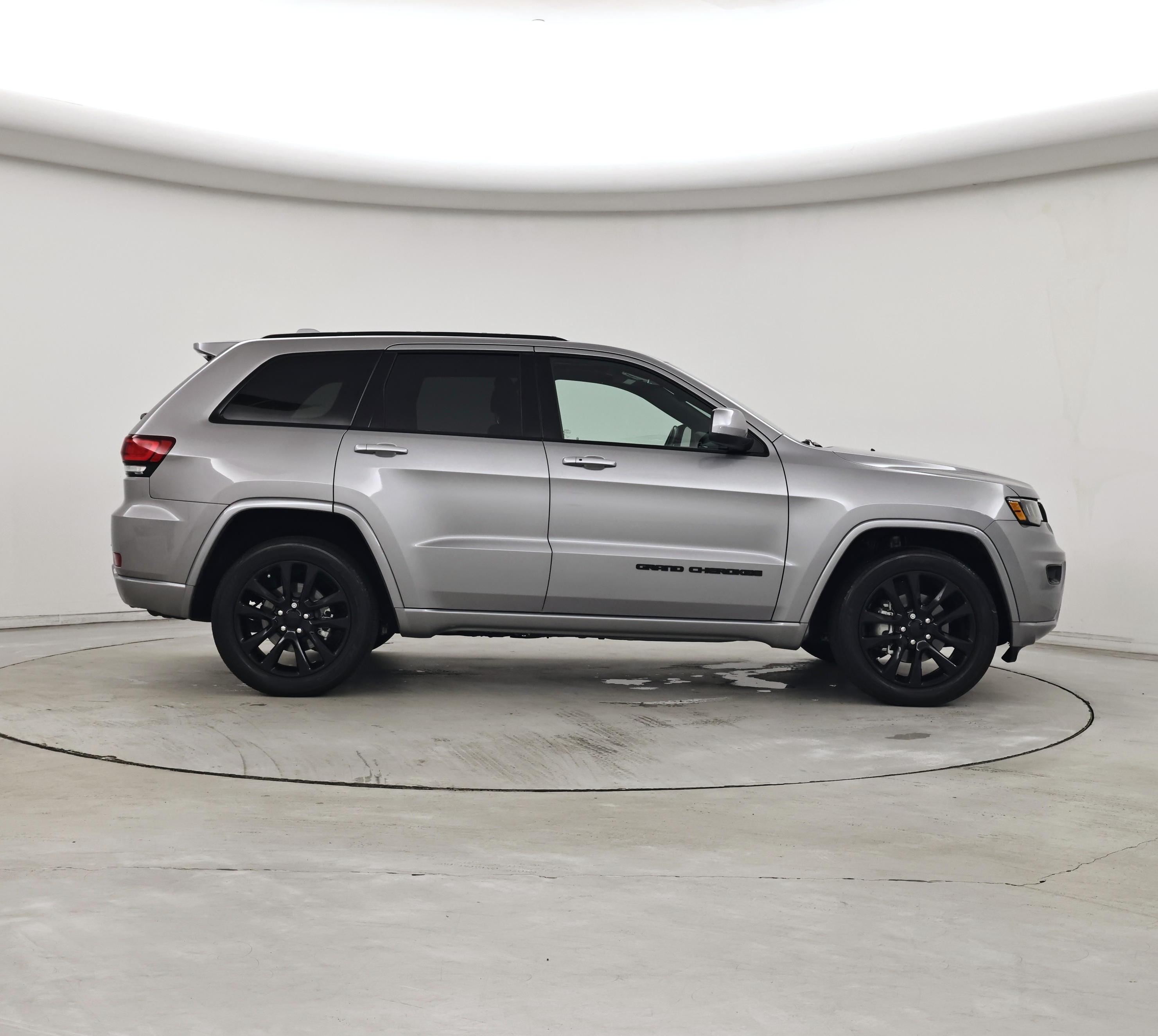 Thumbnail: 2020 Jeep Grand Cherokee - 7