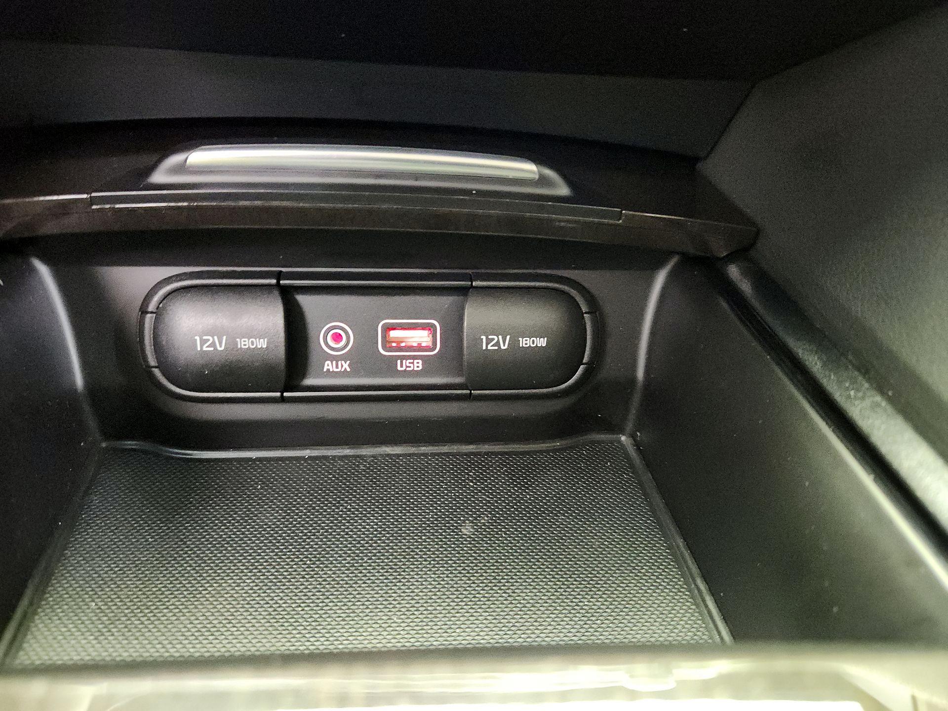 Thumbnail: 2018 Kia Optima - 18