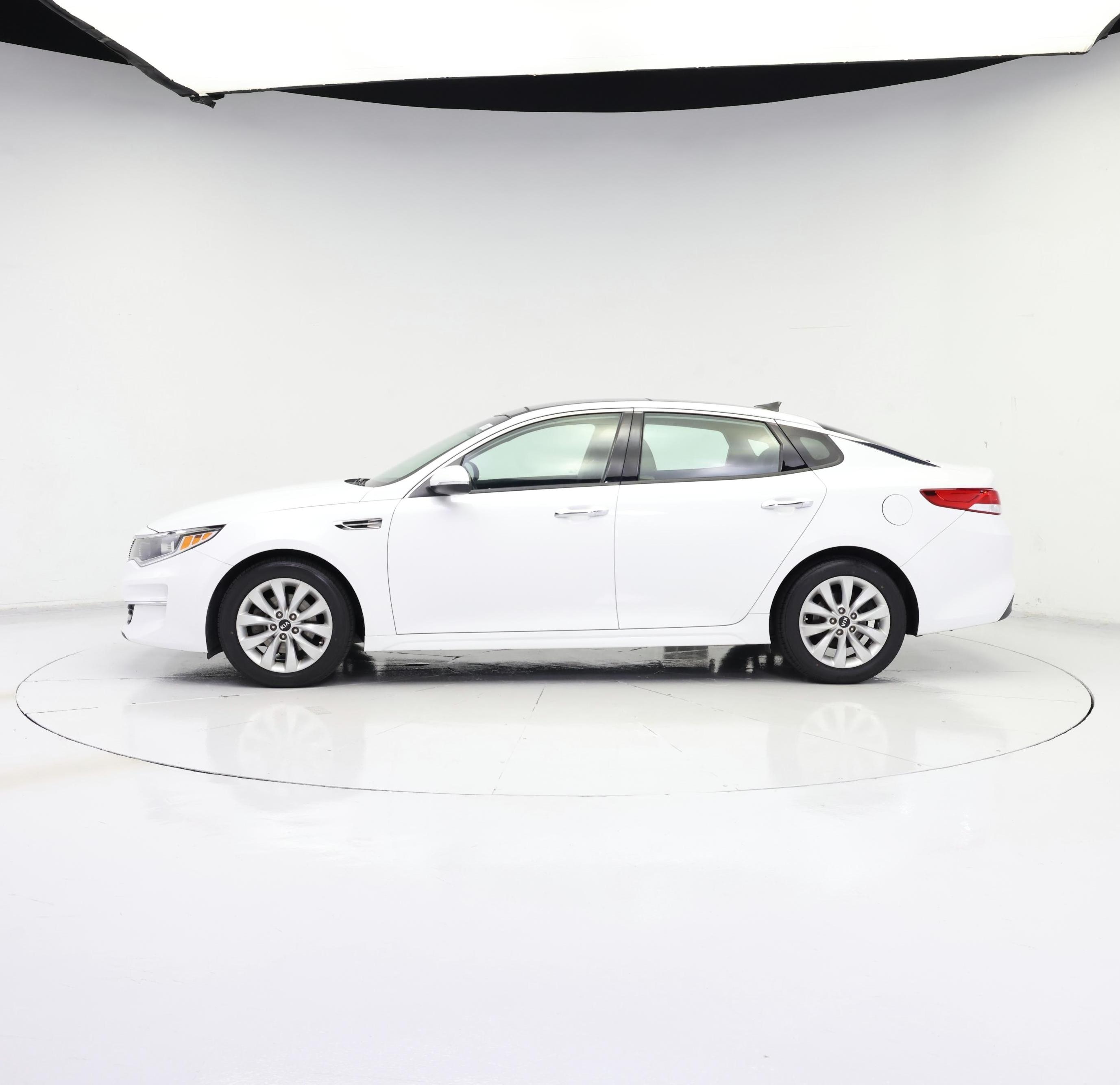 Thumbnail: 2018 Kia Optima - 3
