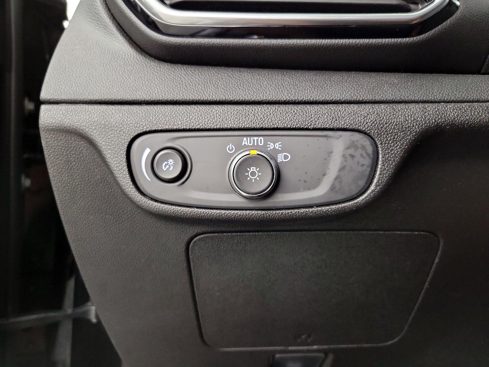 Thumbnail: 2023 Chevrolet Bolt EUV - 11