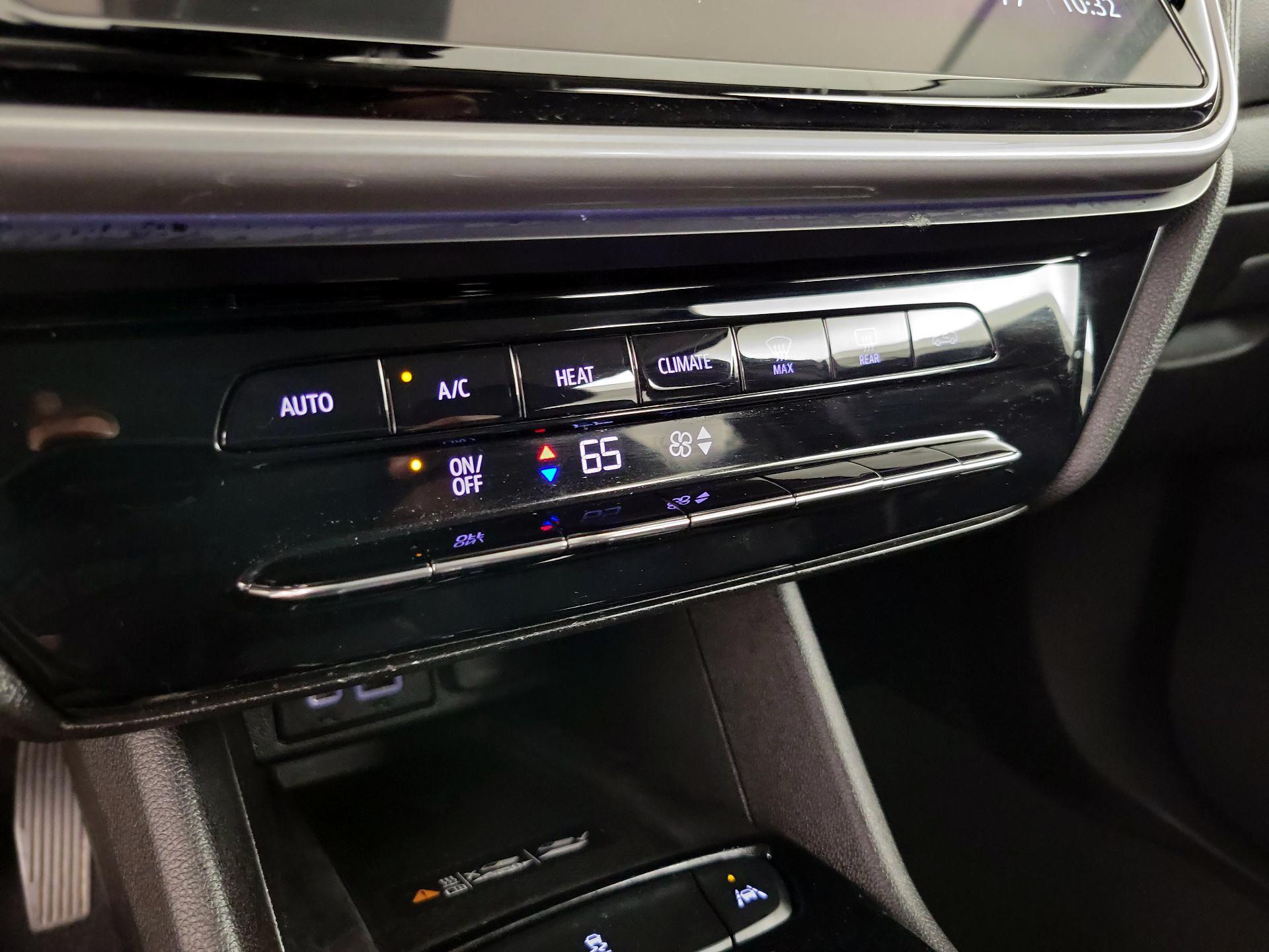 Thumbnail: 2023 Chevrolet Bolt EUV - 14