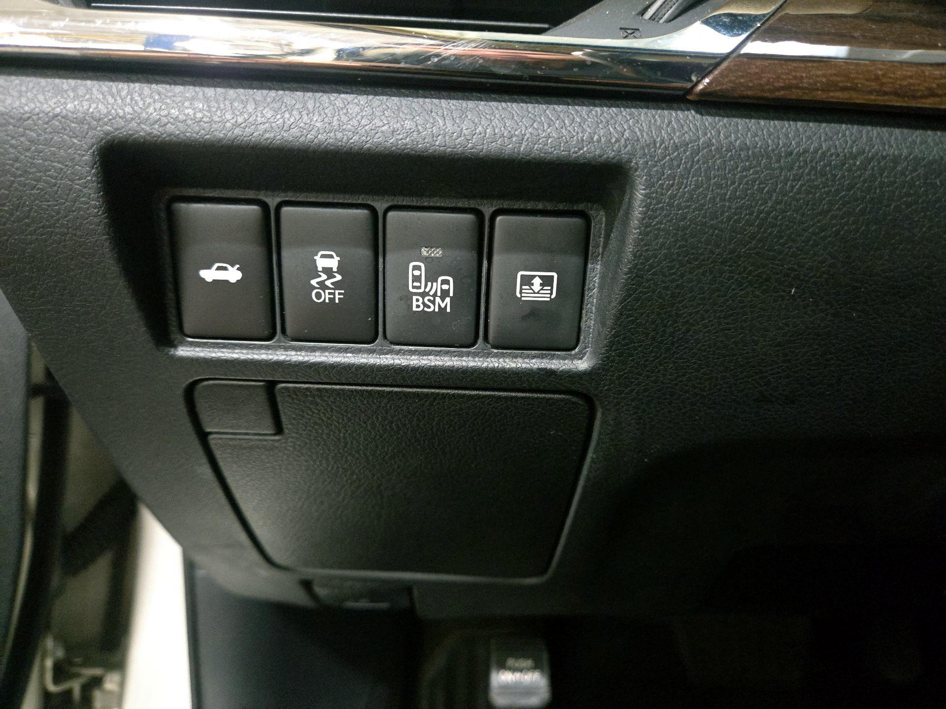 Thumbnail: 2014 Toyota Avalon - 13