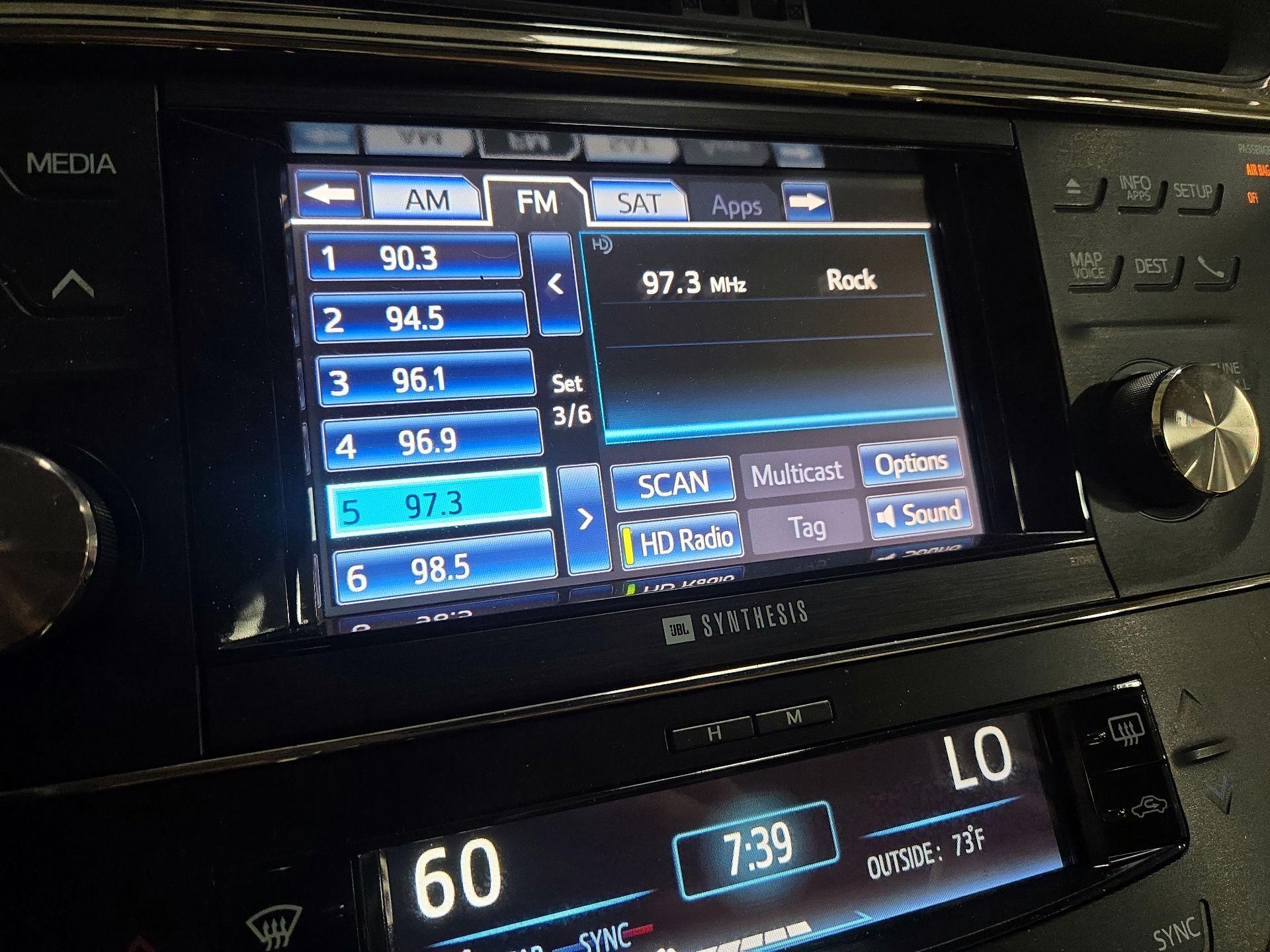 Thumbnail: 2014 Toyota Avalon - 16