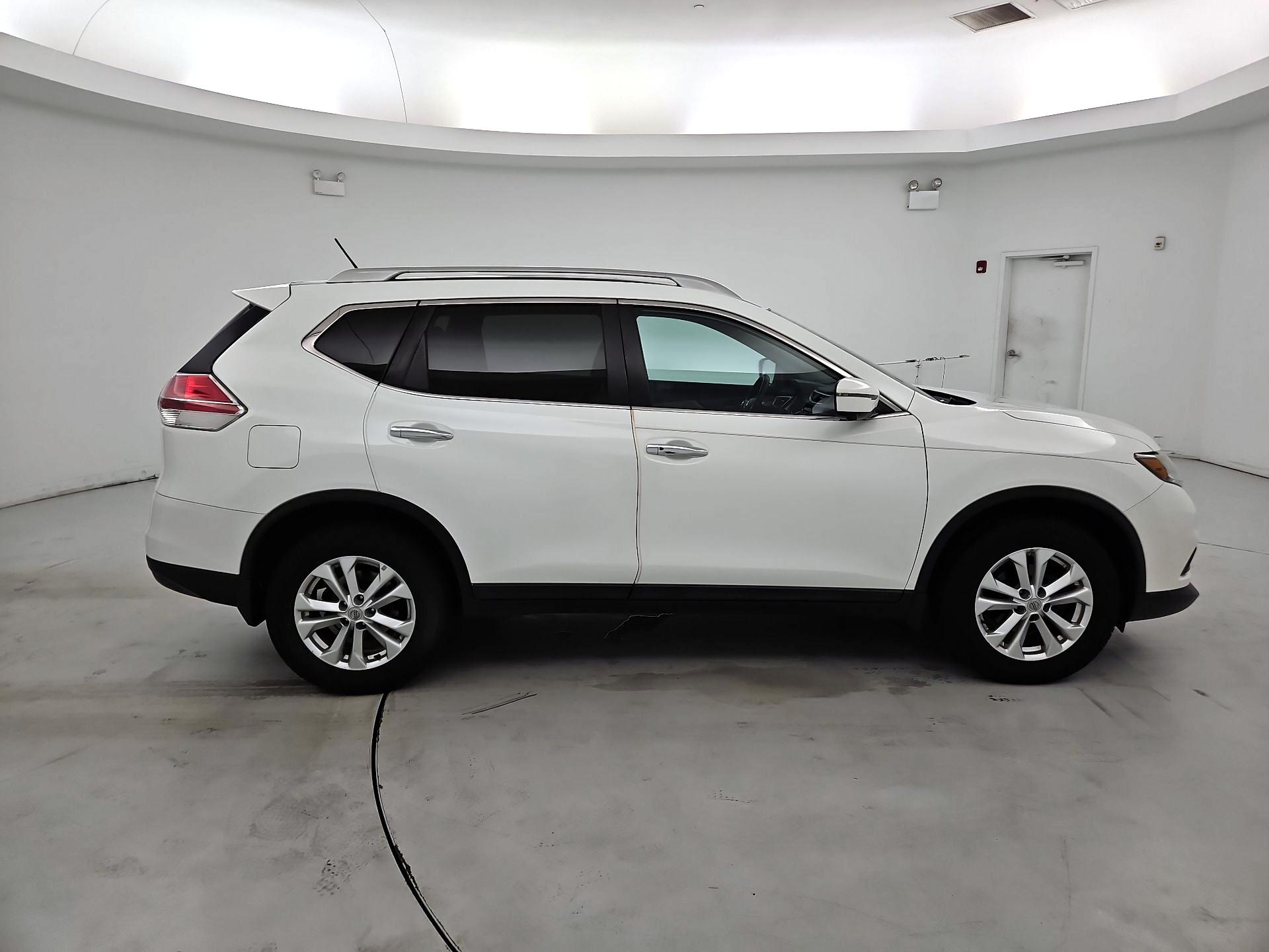 Thumbnail: 2016 Nissan Rogue - 4