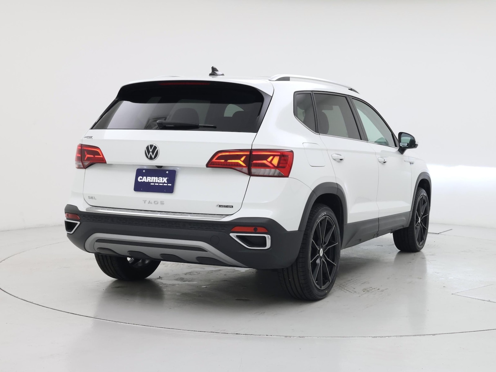 2024 Volkswagen Taos SEL - Photo 9