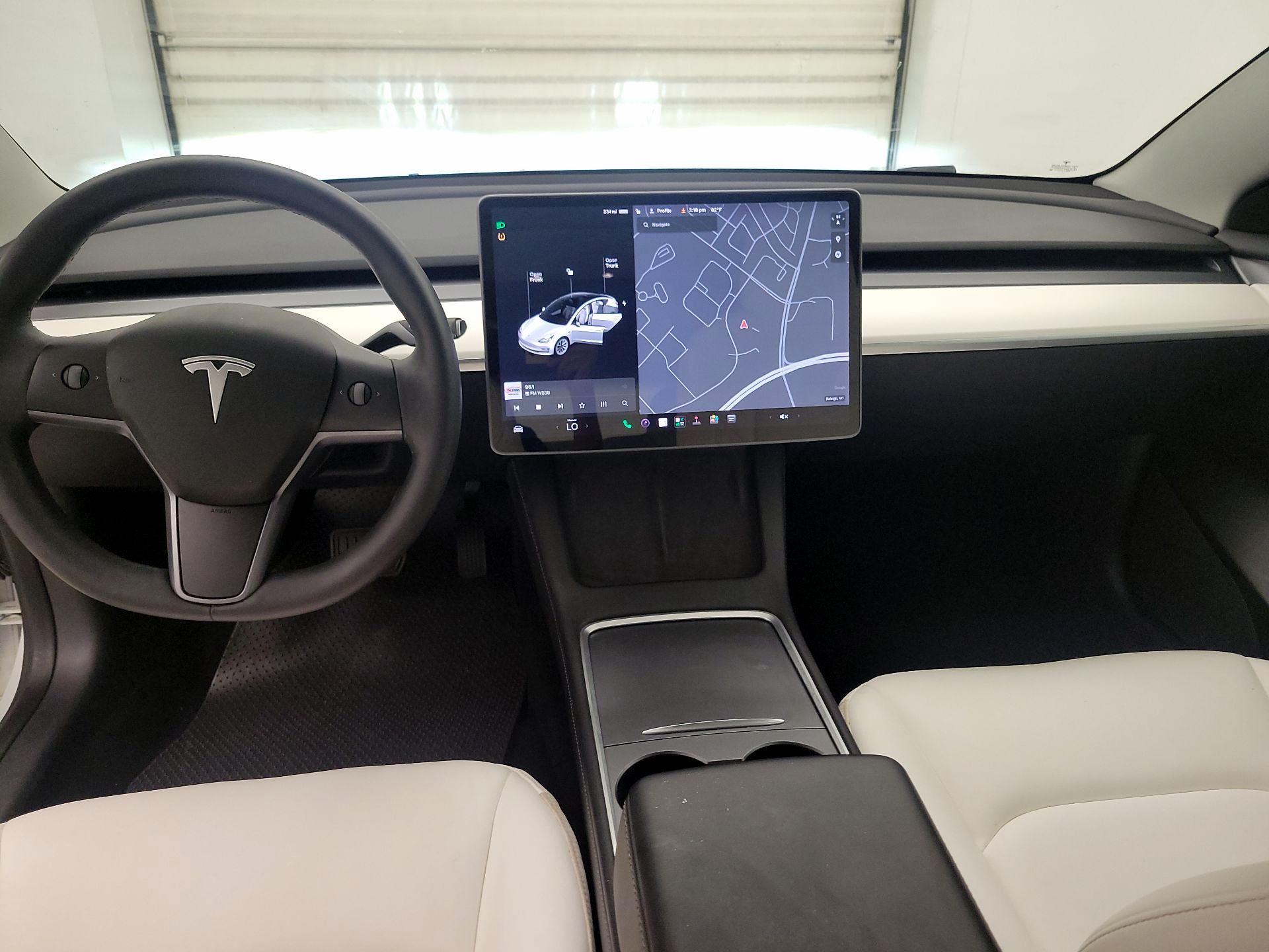 Thumbnail: 2022 Tesla Model 3 - 9