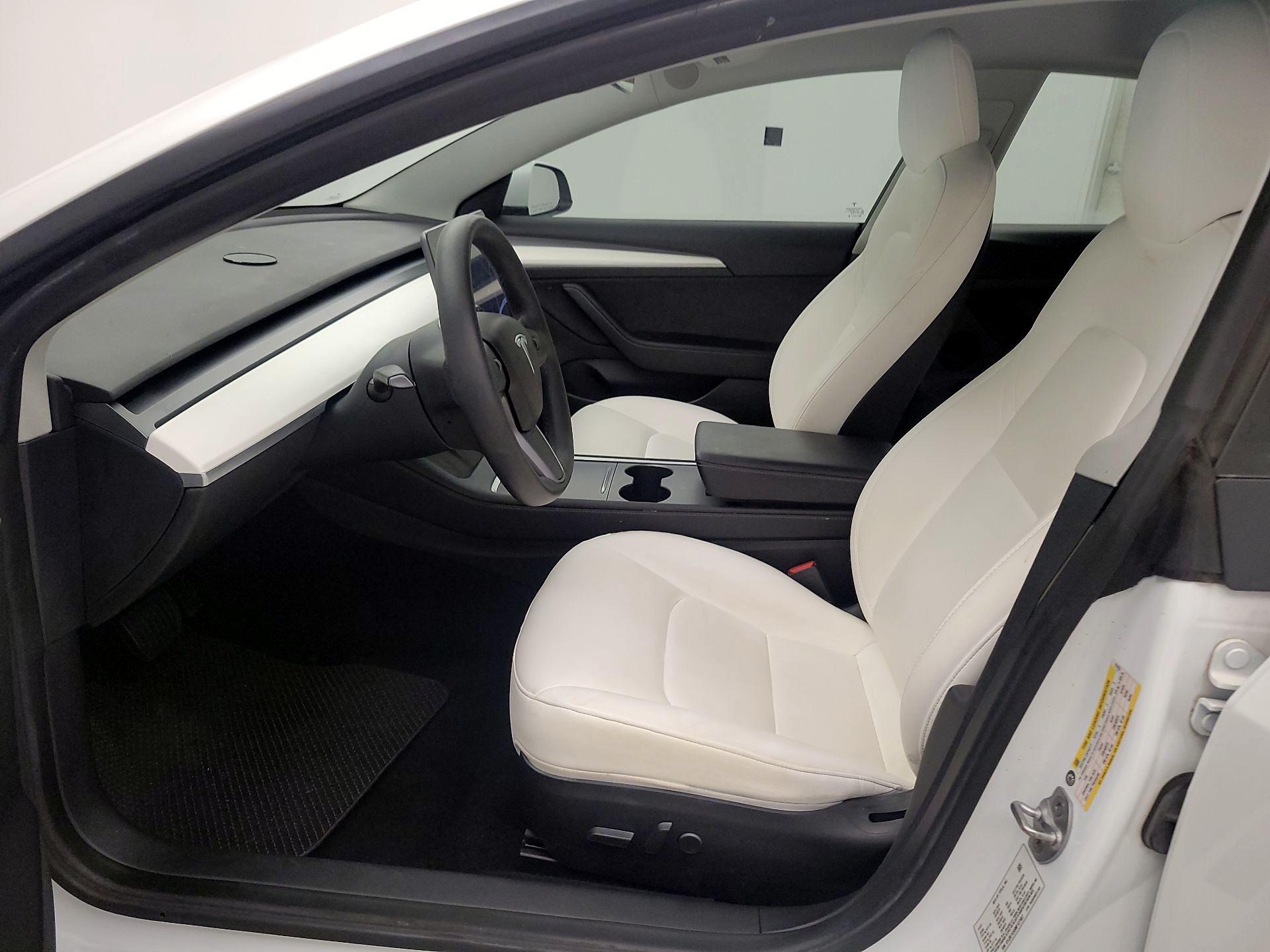 Thumbnail: 2022 Tesla Model 3 - 11