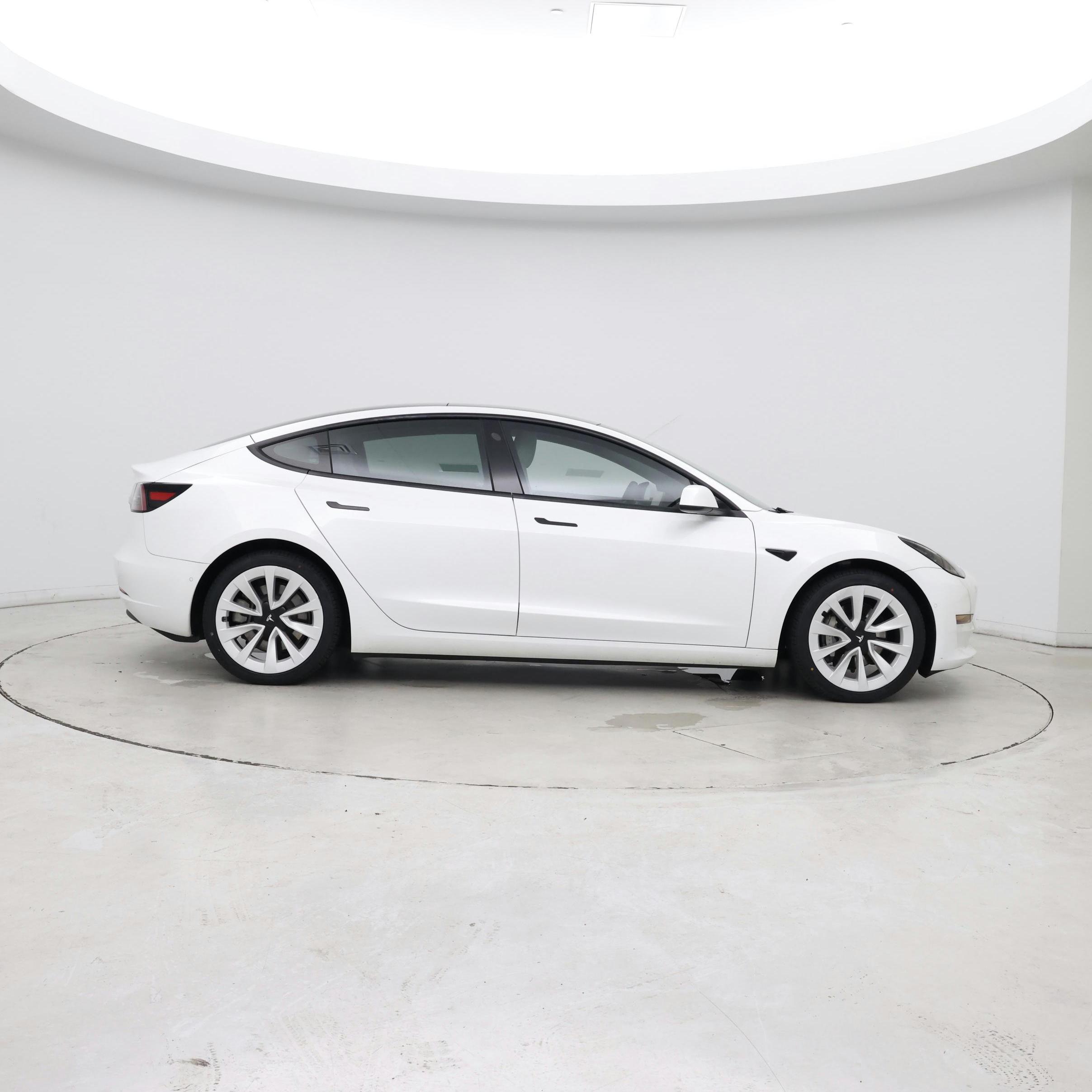 Thumbnail: 2022 Tesla Model 3 - 7