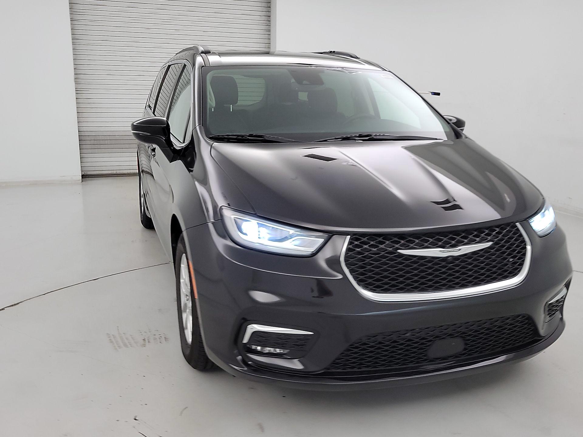 Thumbnail: 2022 Chrysler Pacifica - 1