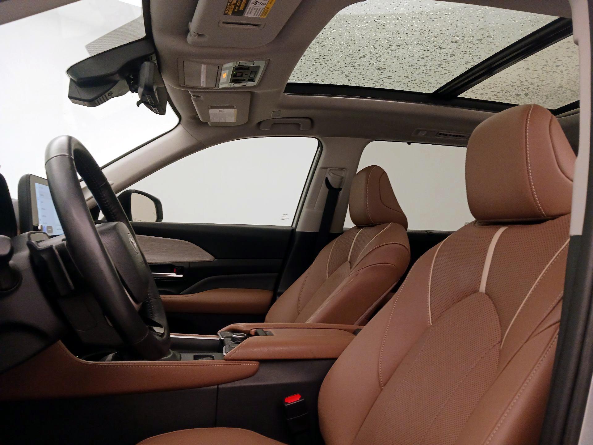 Thumbnail: 2024 Toyota Grand Highlander - 19