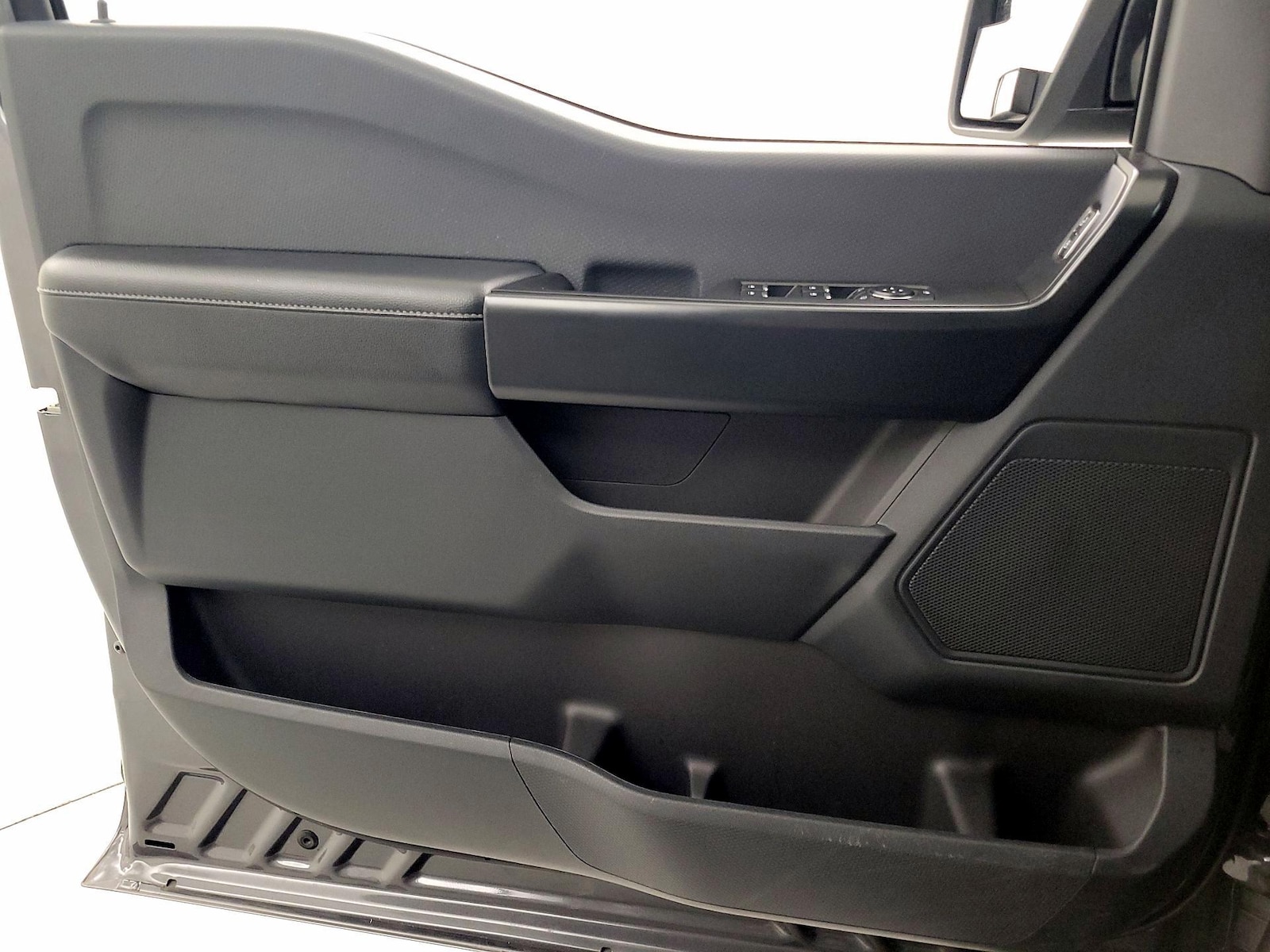 2023 Ford F-150 XL - Photo 13