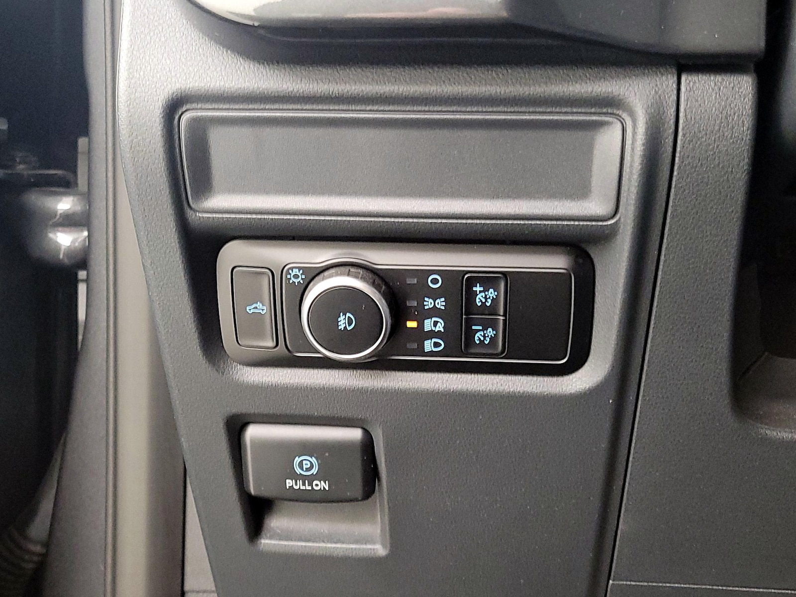 2023 Ford F-150 XL - Photo 14